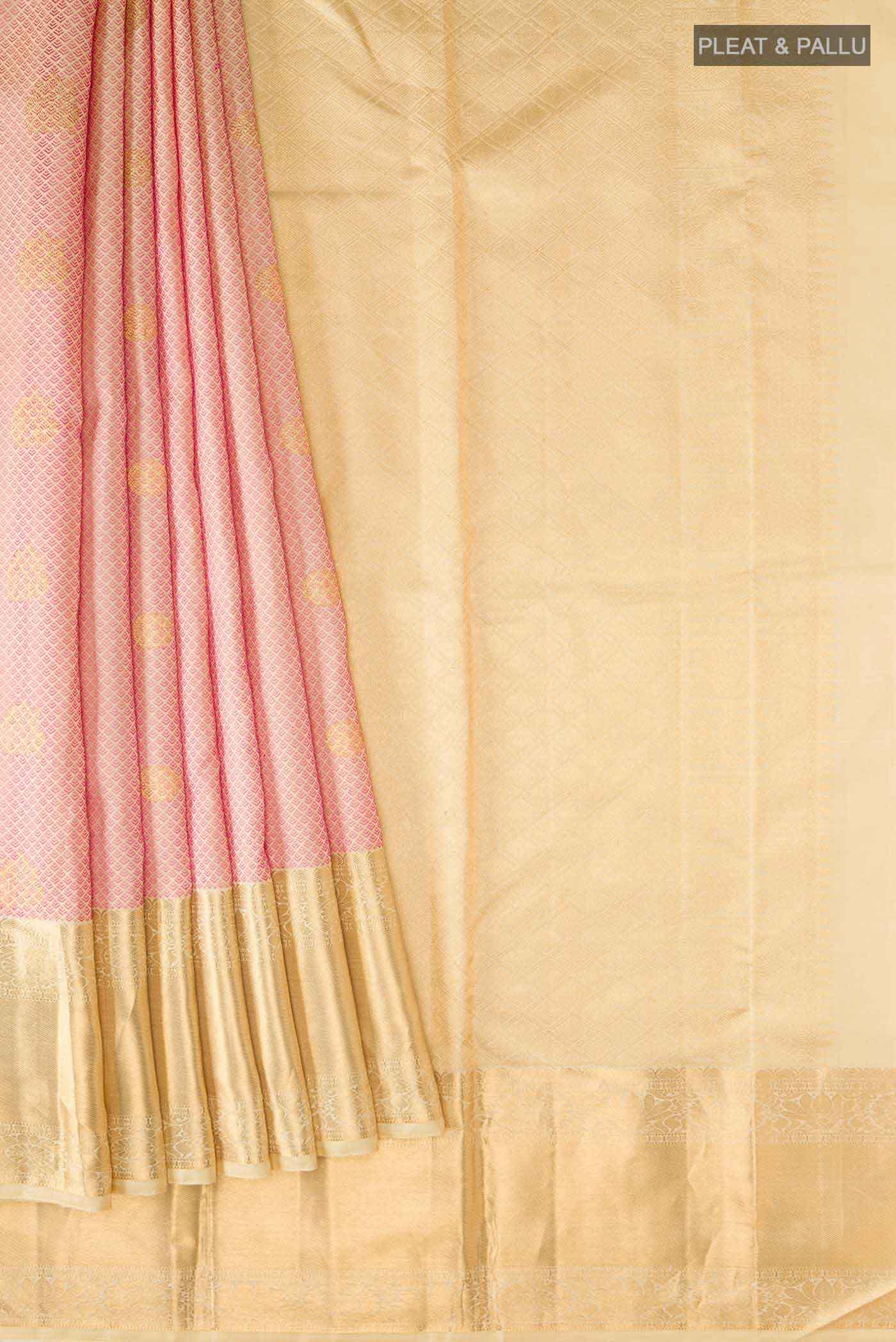 pleats pallu