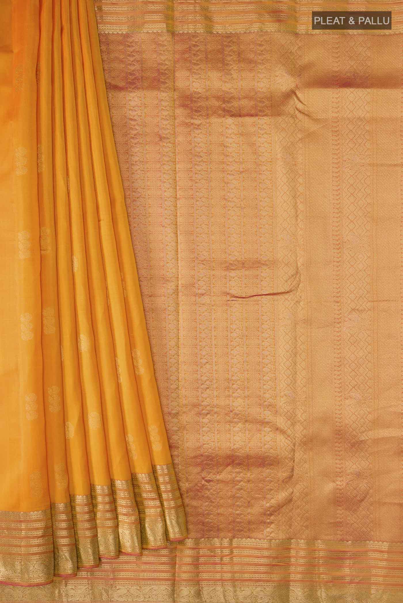 pleats pallu