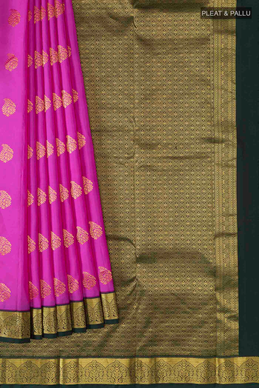 pleats pallu