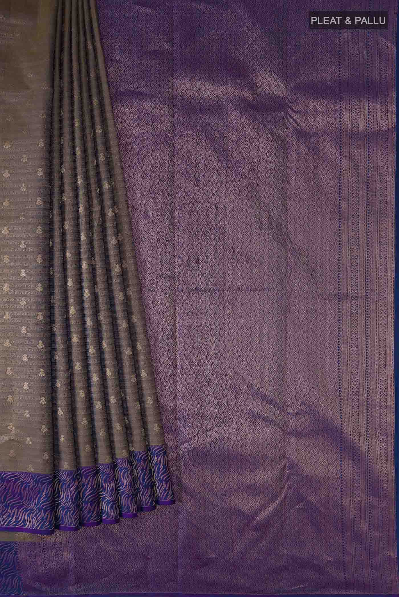 pleats pallu