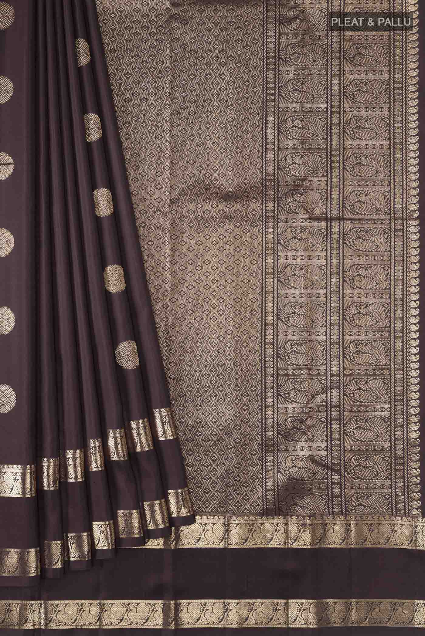 pleats pallu