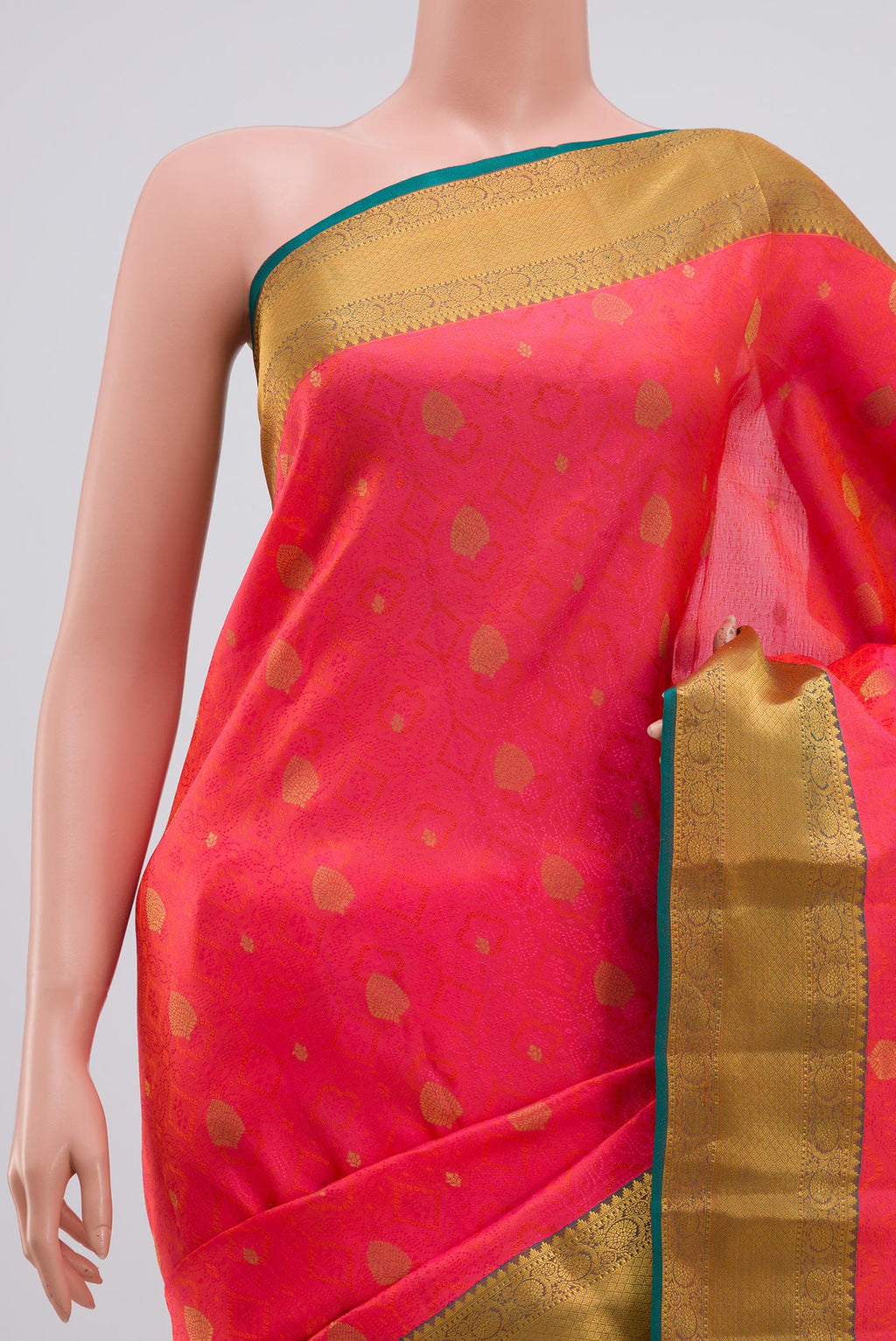 Border image of Pink Kanchipuram Saree with Jacquard With Zari Butta on the body and Zari Border. 