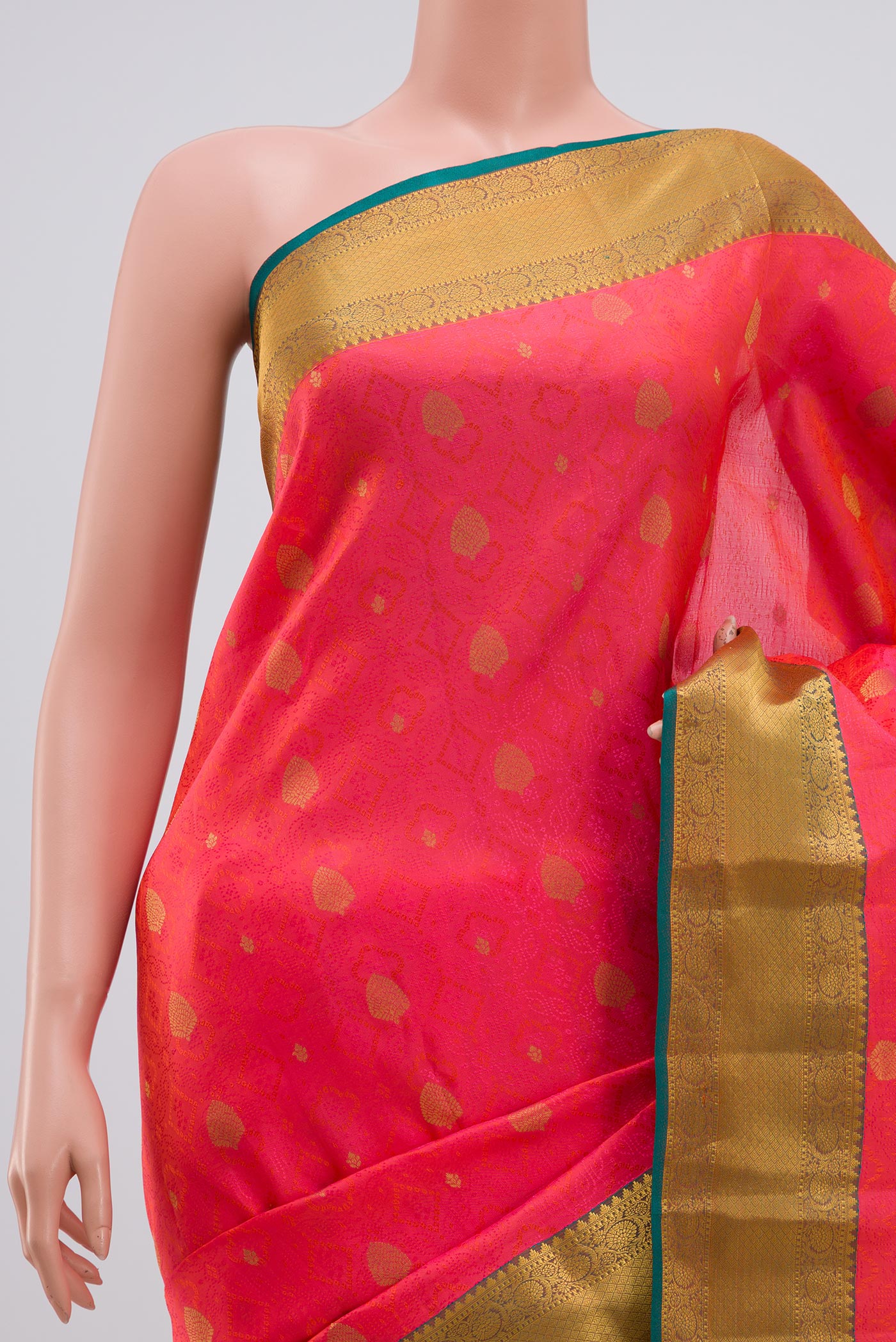 Border image of Pink Kanchipuram Saree with Jacquard With Zari Butta on the body and Zari Border. 