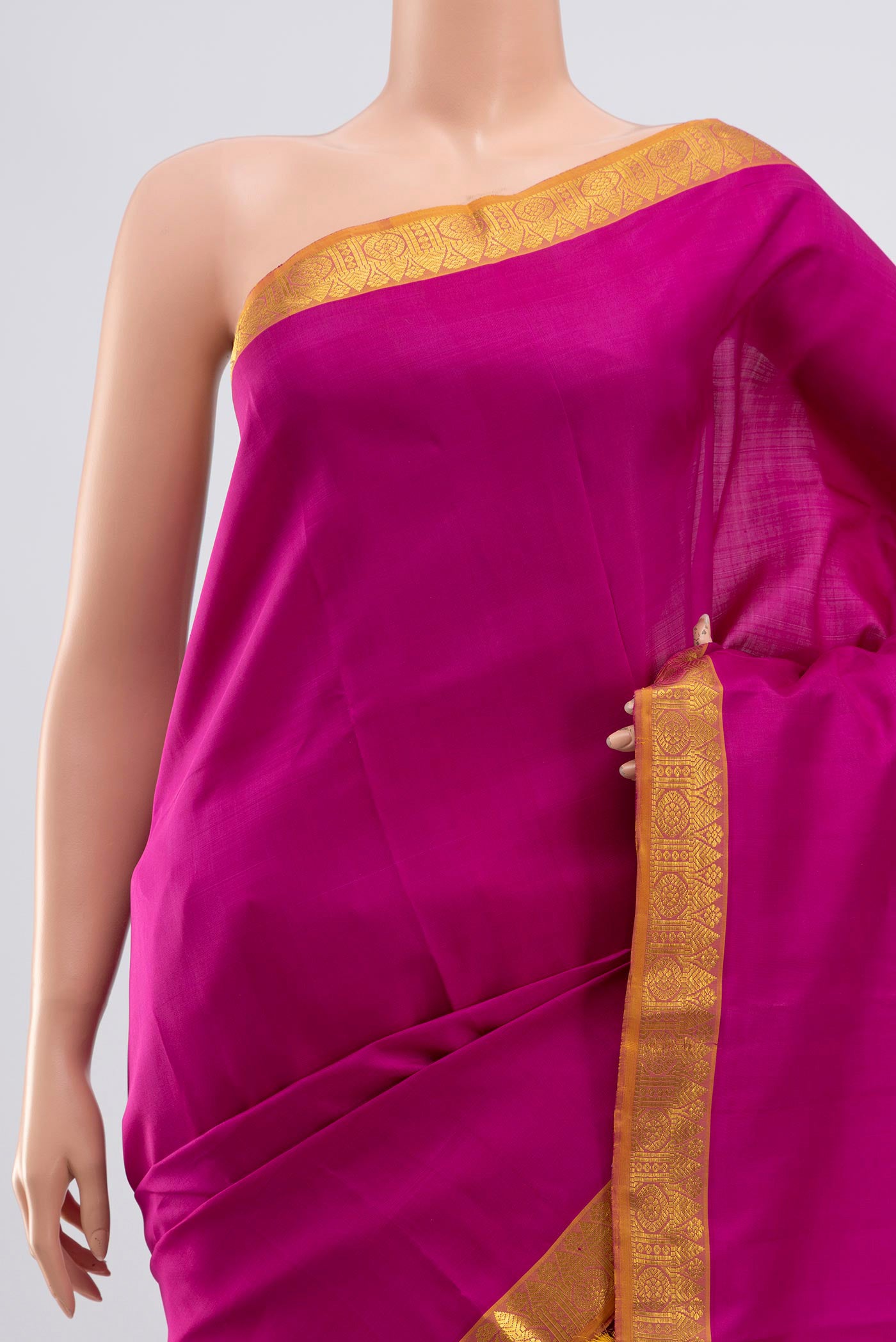 Border image of Pure Silk Pure Zari Pink Kanjivaram Saree with Plain Body and Zari Border. 