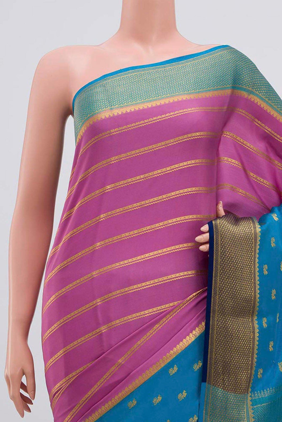 Border image of Lavender Mysore Crepe Saree with Stripes on the body and Zari Border