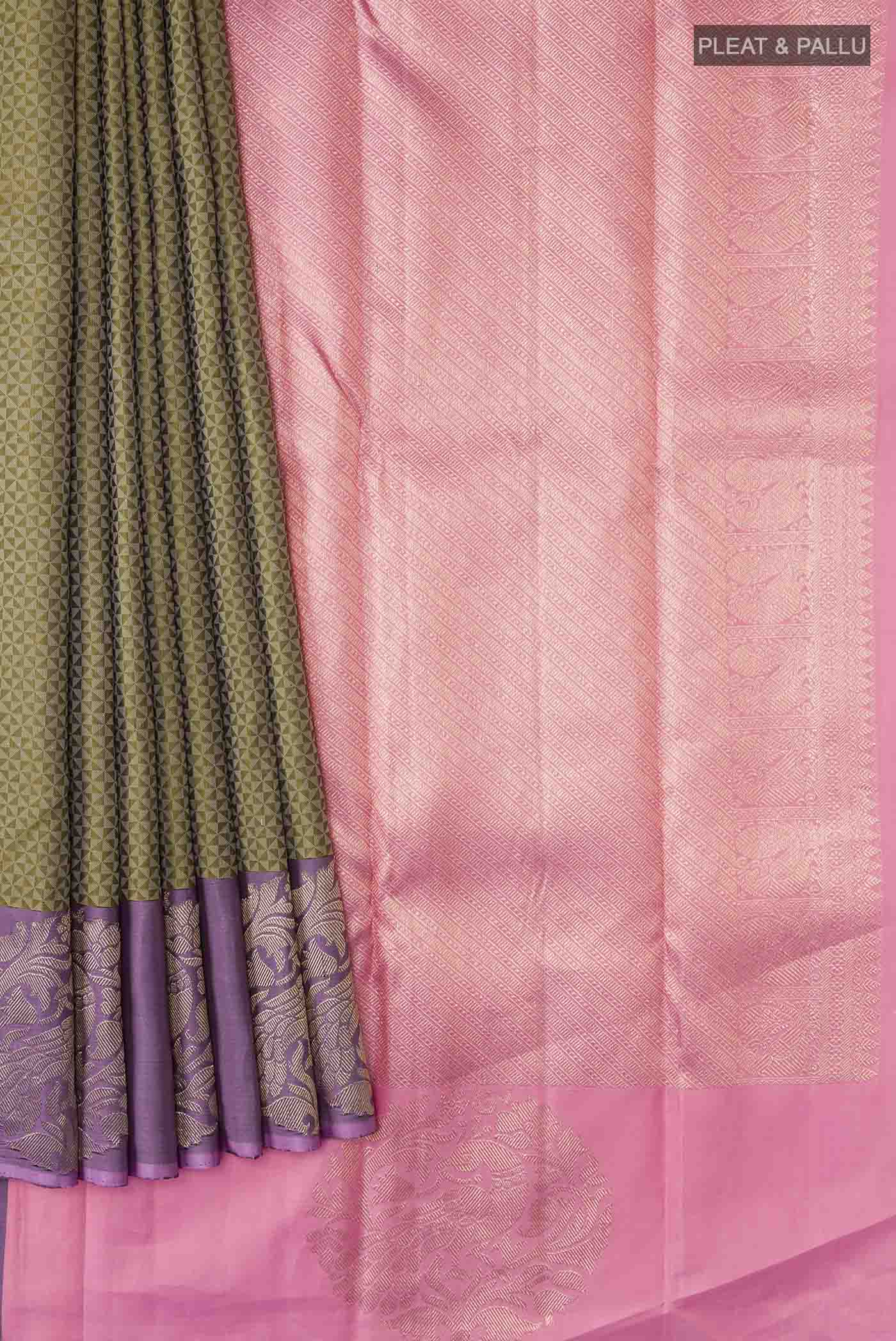 pleats pallu