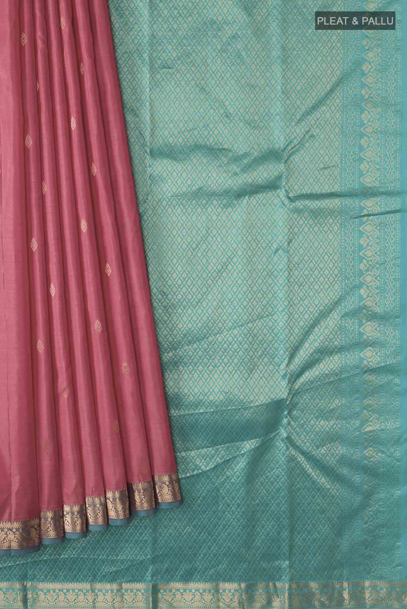pleats pallu