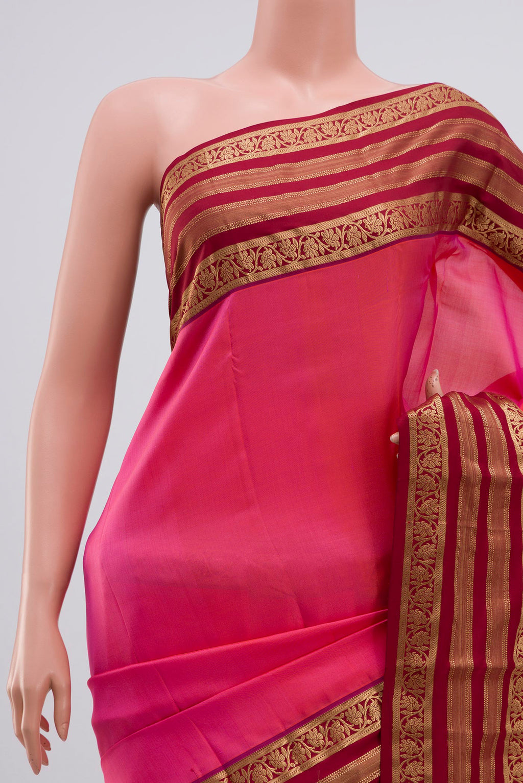 Border image of Pink Kanchipuram Silk Saree with Plain Body and Zari Border. 