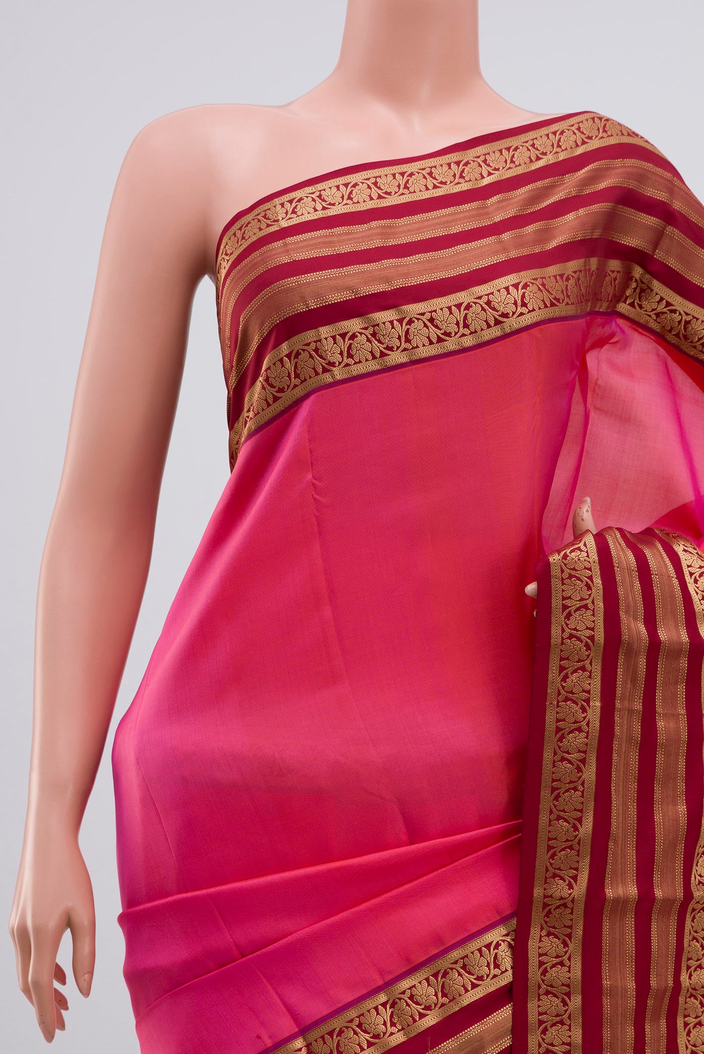 Border image of Pink Kanchipuram Silk Saree with Plain Body and Zari Border. 