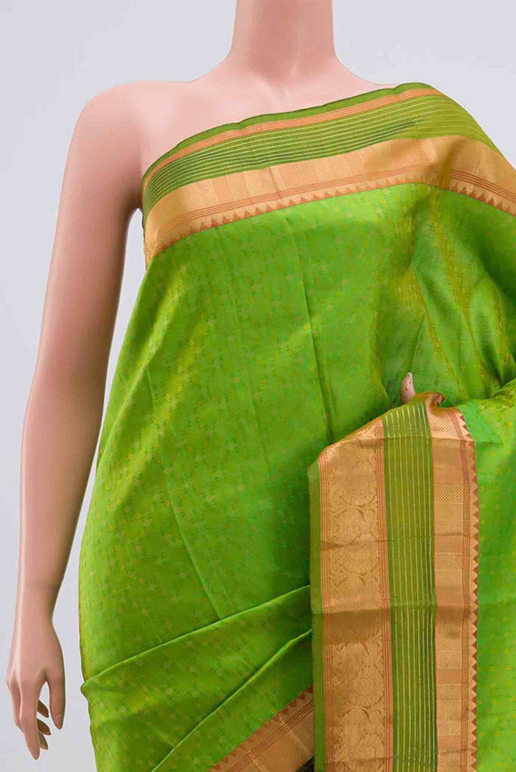 Border image of Parrot Green Kanchipuram Silk Saree with Jacquard With Zari Butta on the body and Silk Border