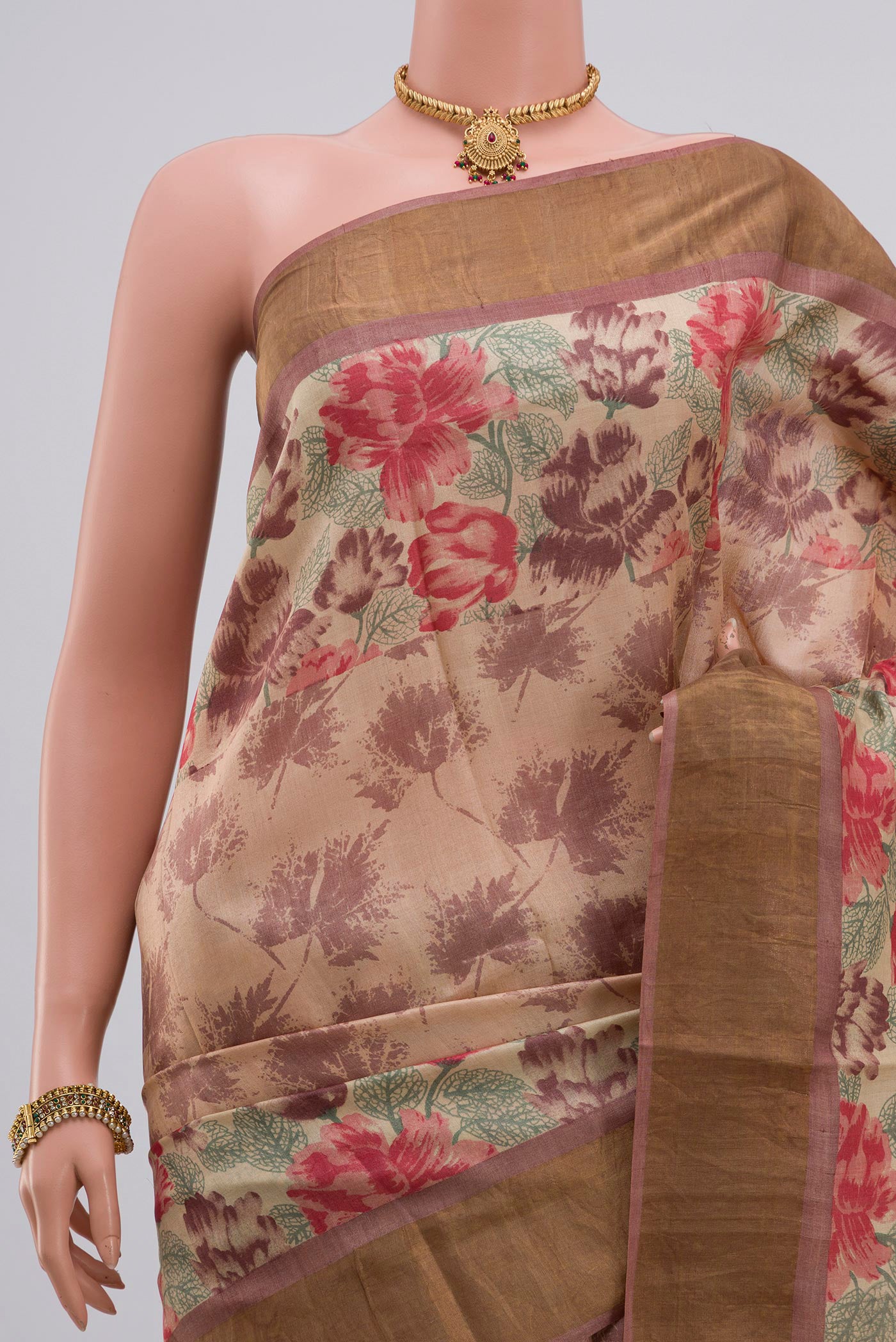 Border image of Cream Tussar Silk Saree with Printed design on the body and Zari Border. 