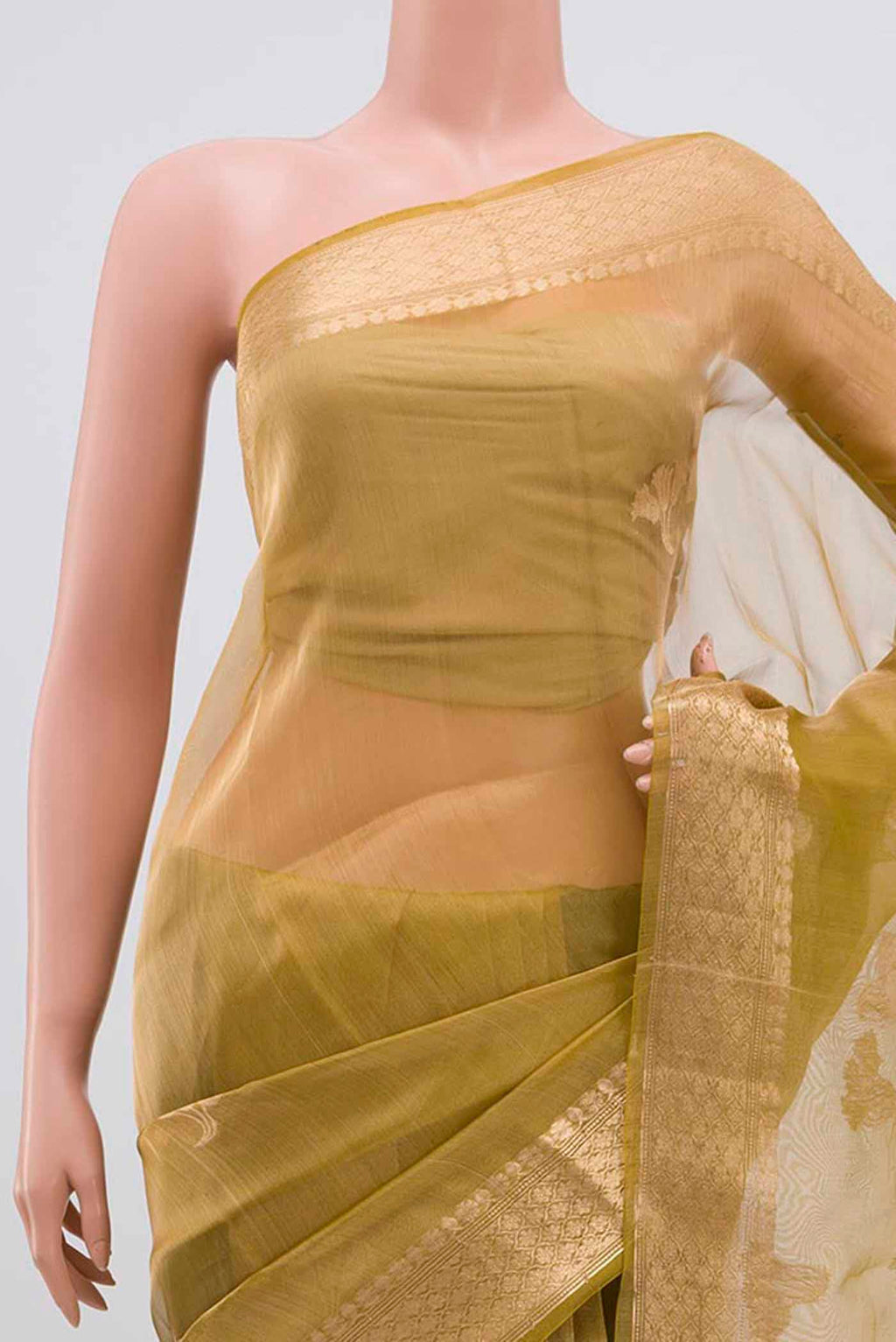 Border image of Golden Banarasi Tissue Silk Saree with Zari Butta on the body and Zari Border. 