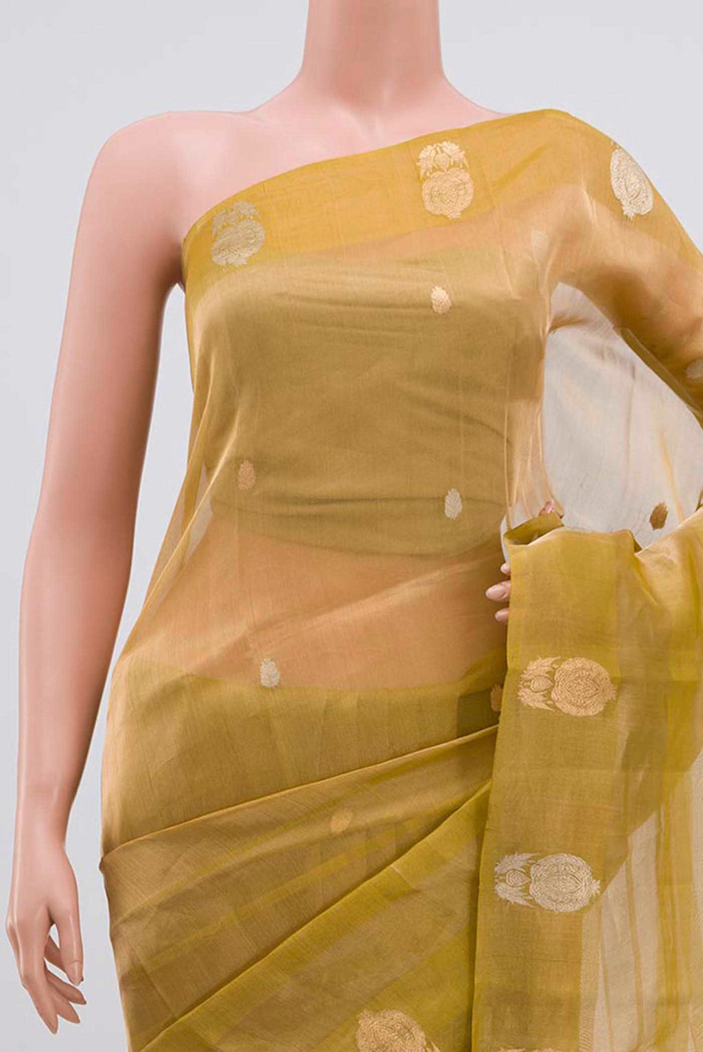 Border image of Golden Banarasi Tissue Silk Saree with Zari Butta on the body and Zari Border. 