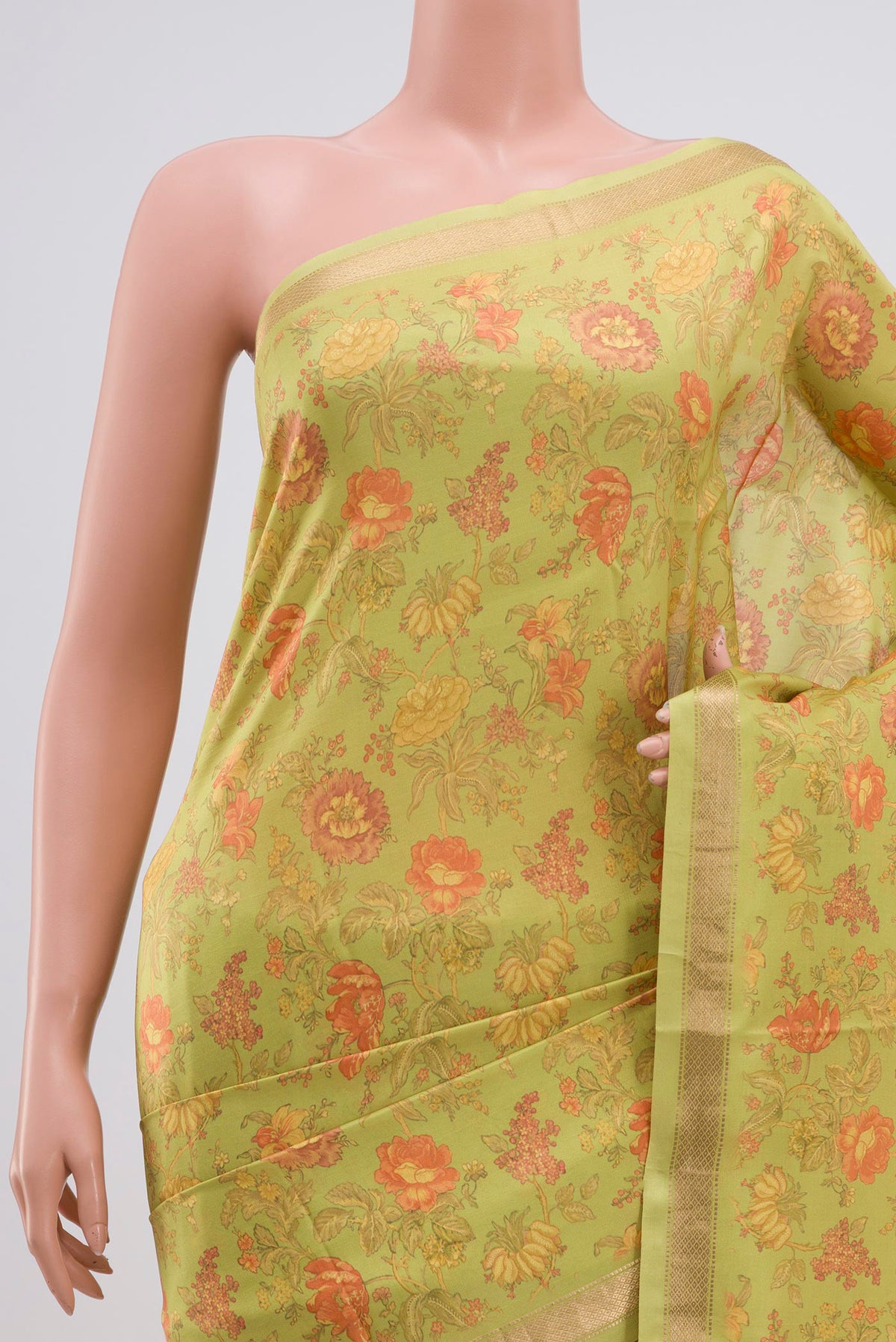 Border image of Parrot Green Printed Silk Saree with Printed design on the body and Zari Border. 