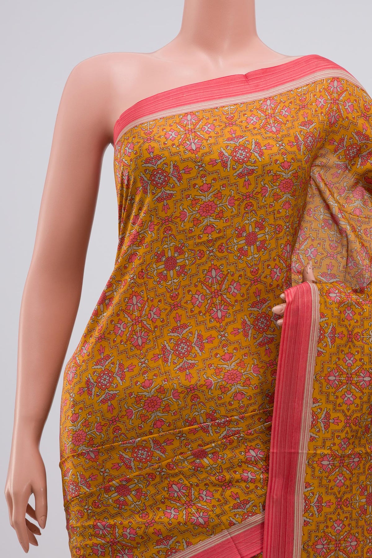 Border image of Yellow Printed Silk Saree with Printed design on the body and Plain Border. 