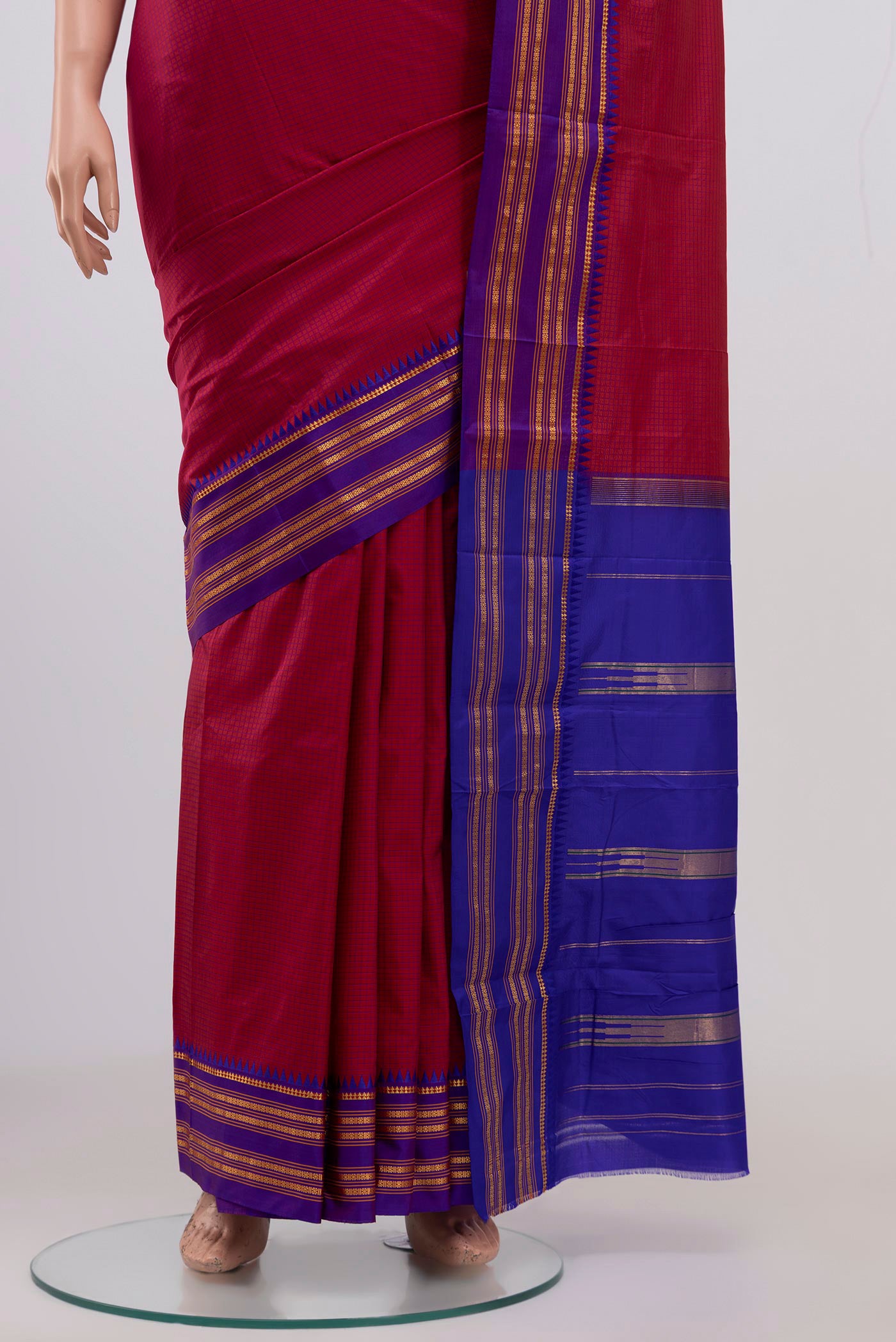 Pleats and pallu of Pink Narayanpet Silk Saree with Checked design on the body and Thin Zari Line. 