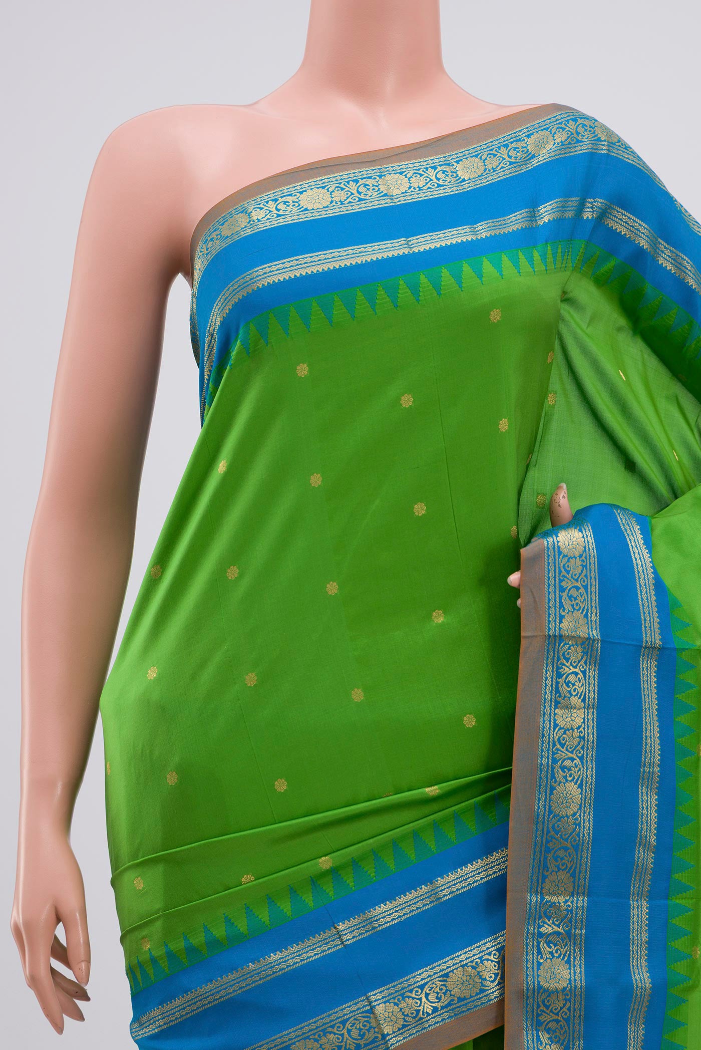 Border image of Green Narayanpet Silk Saree with Zari Butta on the body and Zari Border. 