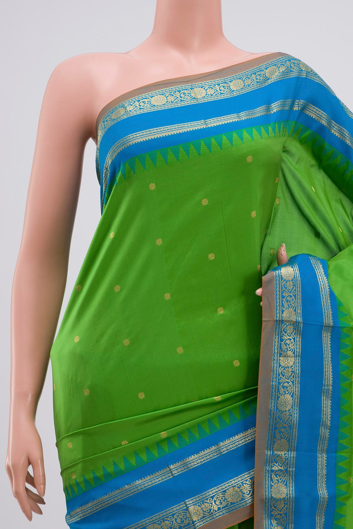 Border image of Green Narayanpet Silk Saree with Zari Butta on the body and Zari Border. 