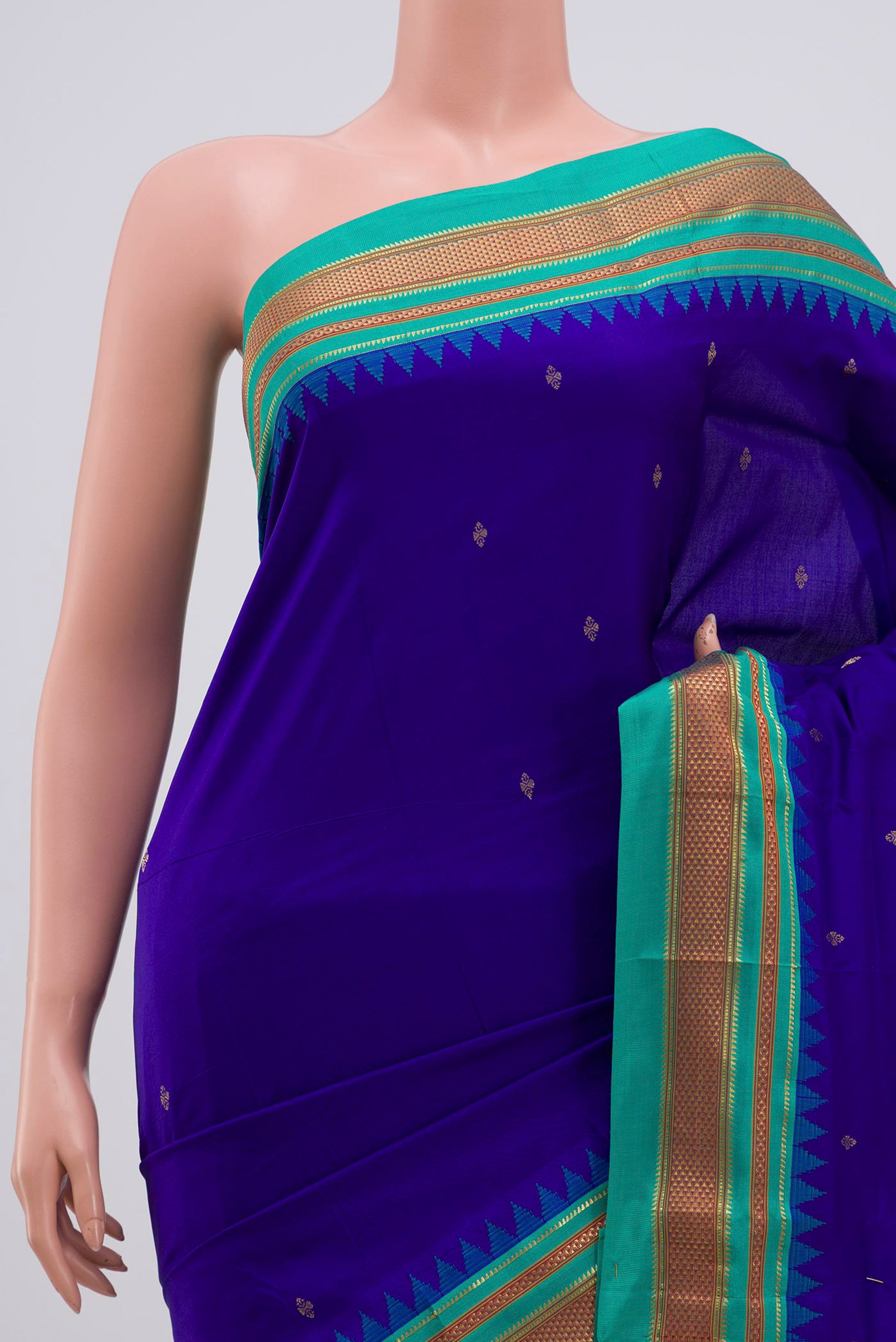 Border image of Navy Blue Narayanpet Silk Saree with Zari Butta on the body and Zari Border. 