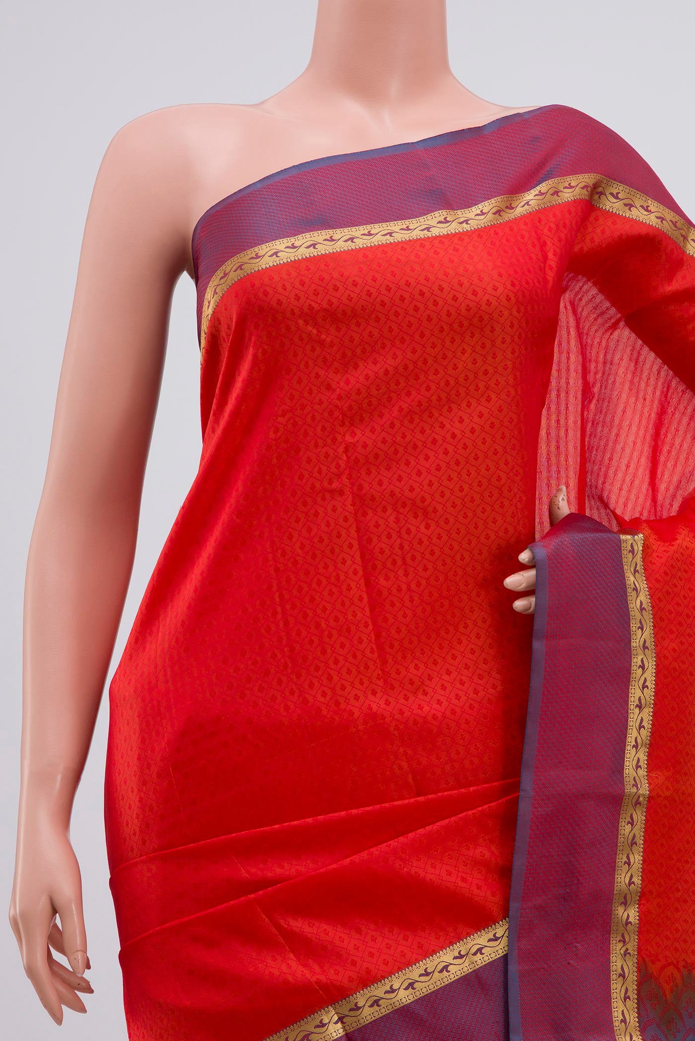 Border image of Red Kanchipuram Silk Saree with Jacquard design on the body and Thin Zari Line. 