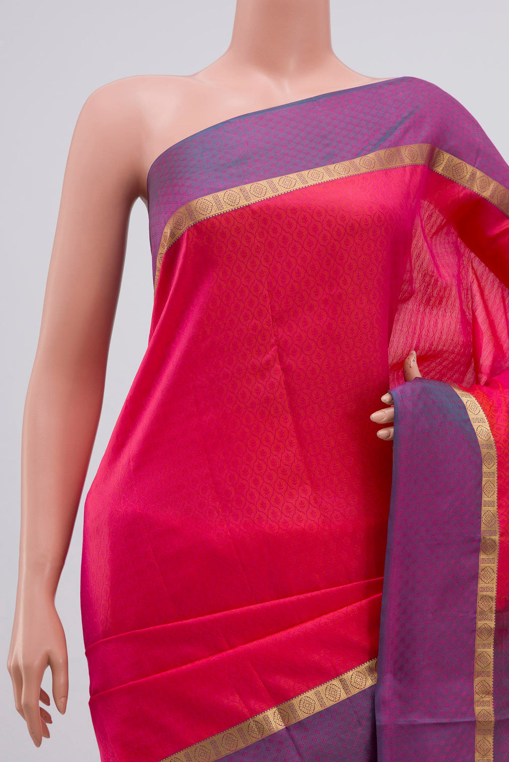 Border image of Pink Kanchipuram Silk Saree with Jacquard design on the body and Thin Zari Line. 