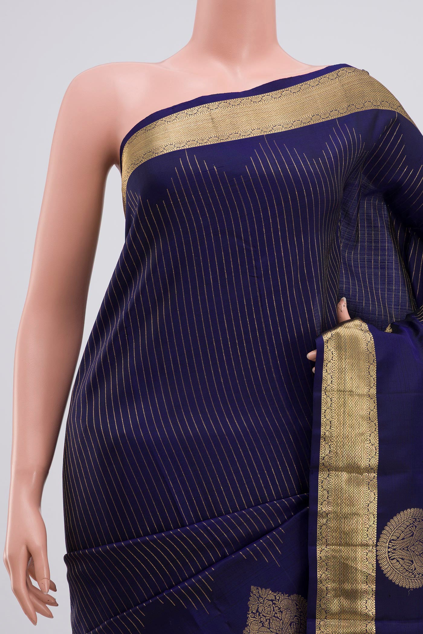Border image of Blue Kanjivaram Saree with Stripes on the body and Zari Border. 