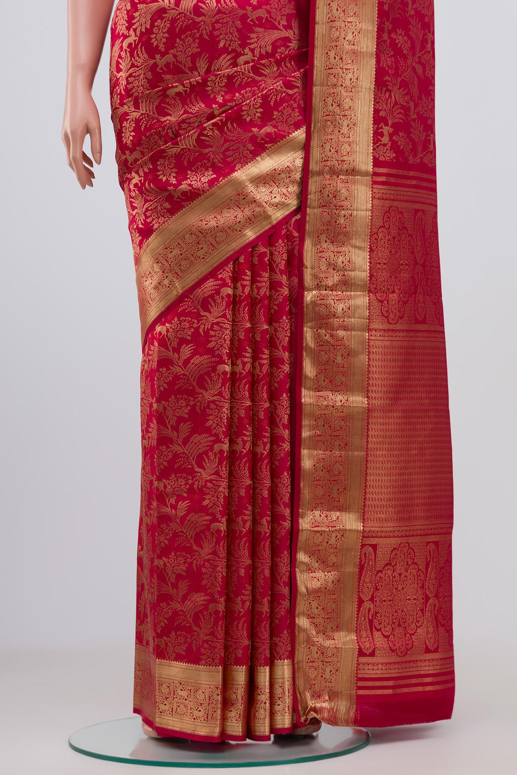 Pleats and pallu of Deep Red Kanjivaram Silk Saree with Zari Brocade on the body and Zari Border. 