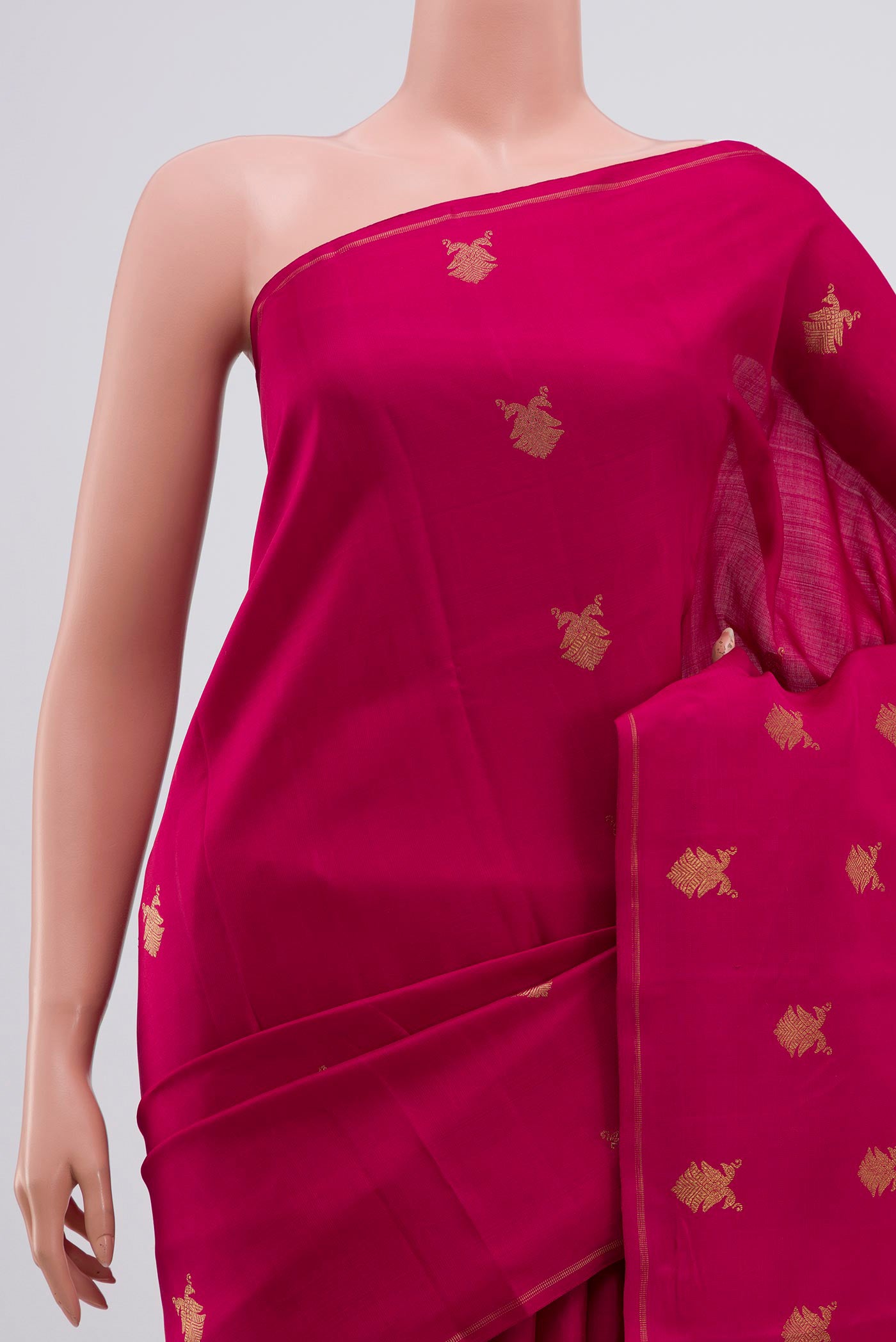 Border image of Pure Silk Pure Zari Pink Kanchipuram Saree with Zari Butta on the body and Thin Zari Line. 