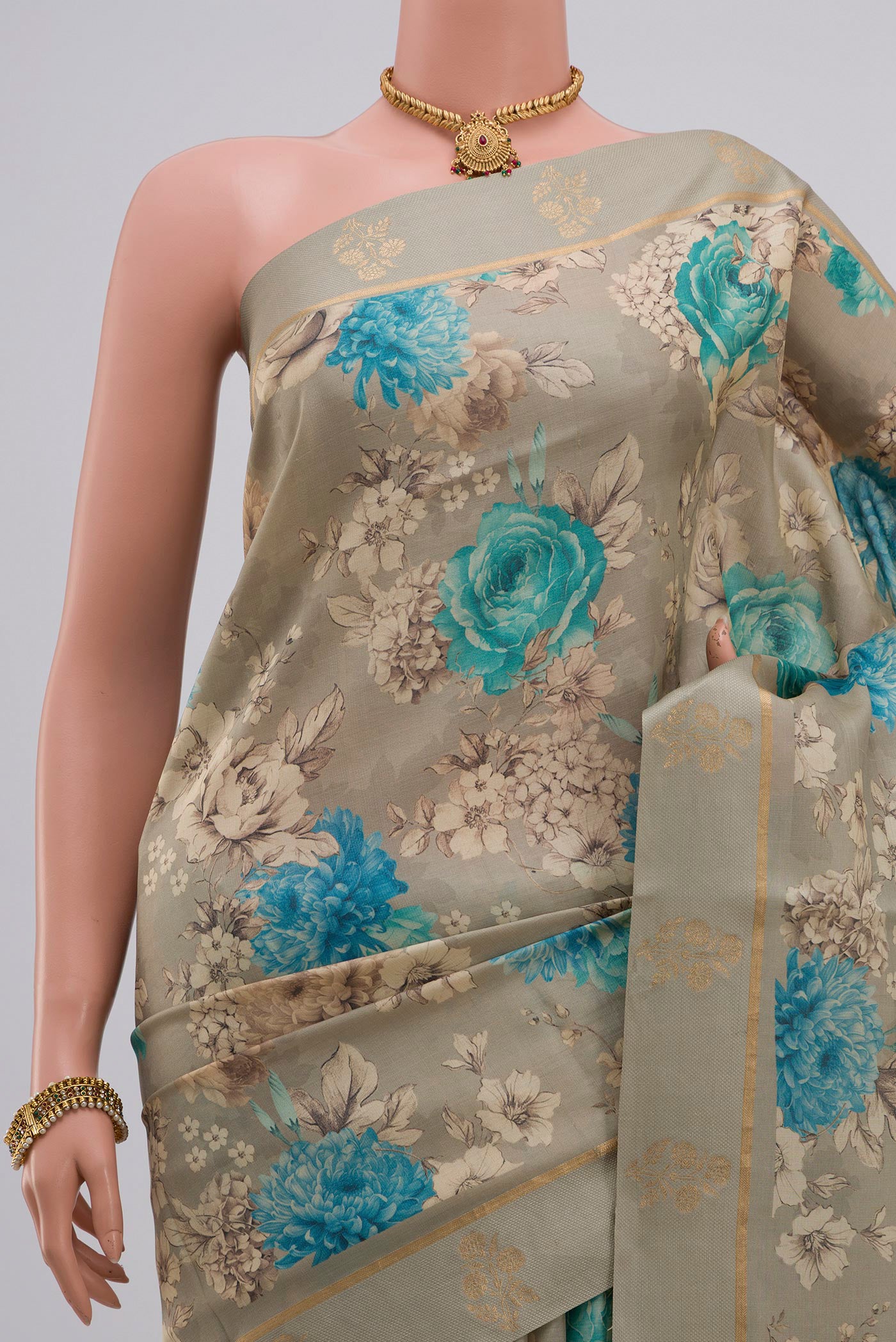 Border image of Green Tussar Silk Saree with Fancy on the body and Thin Zari Line. 