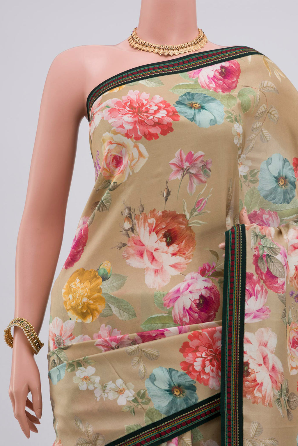 Border image of Beige Printed Silk Saree with Printed design on the body and Thread Border. 