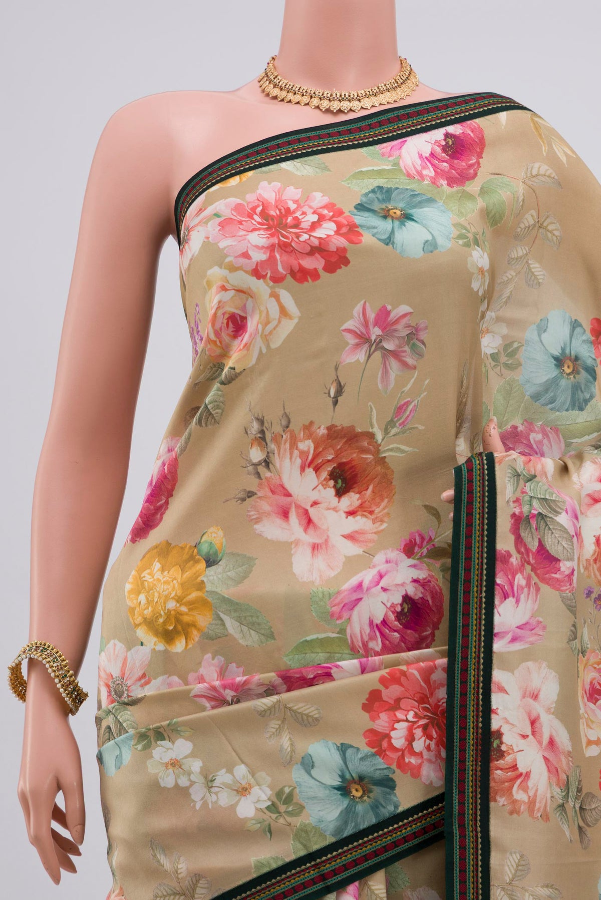 Border image of Beige Printed Silk Saree with Printed design on the body and Thread Border. 