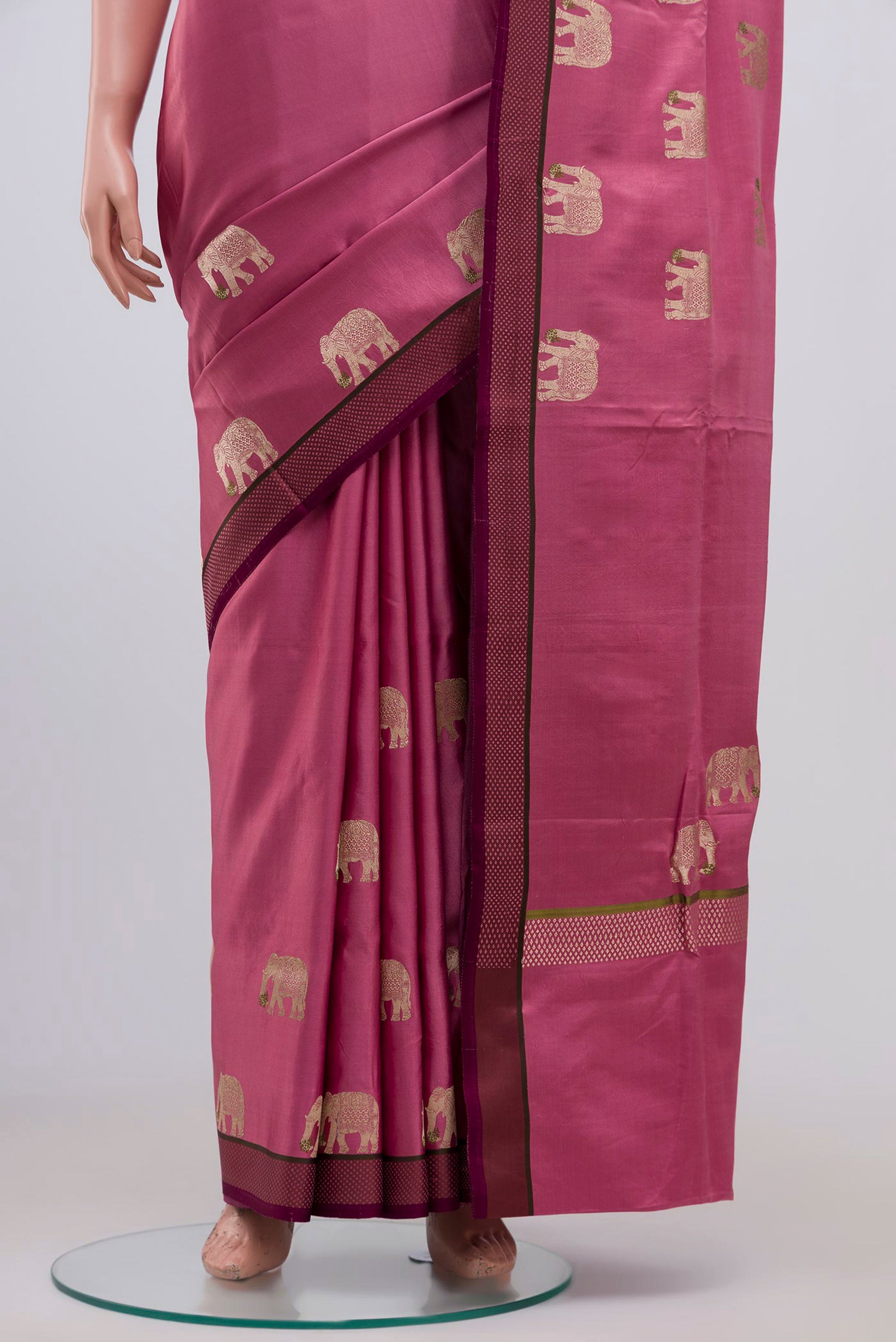 Pleats and pallu of Pink Banarasi Silk Saree with Zari Butta on the body and Thread Border. 