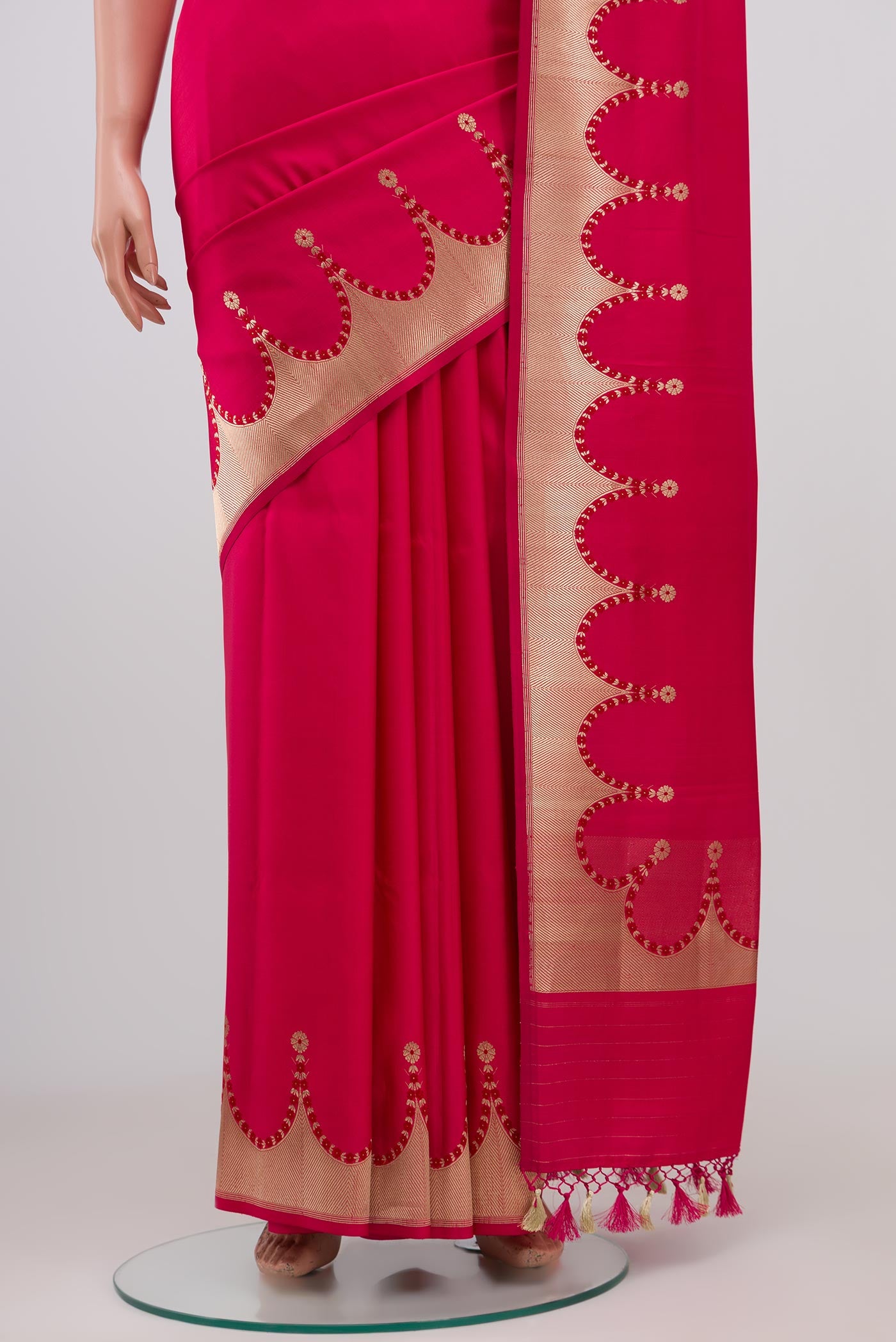 Pleats and pallu of Pink Banarasi Silk Saree with Plain Body and Fancy Border. 