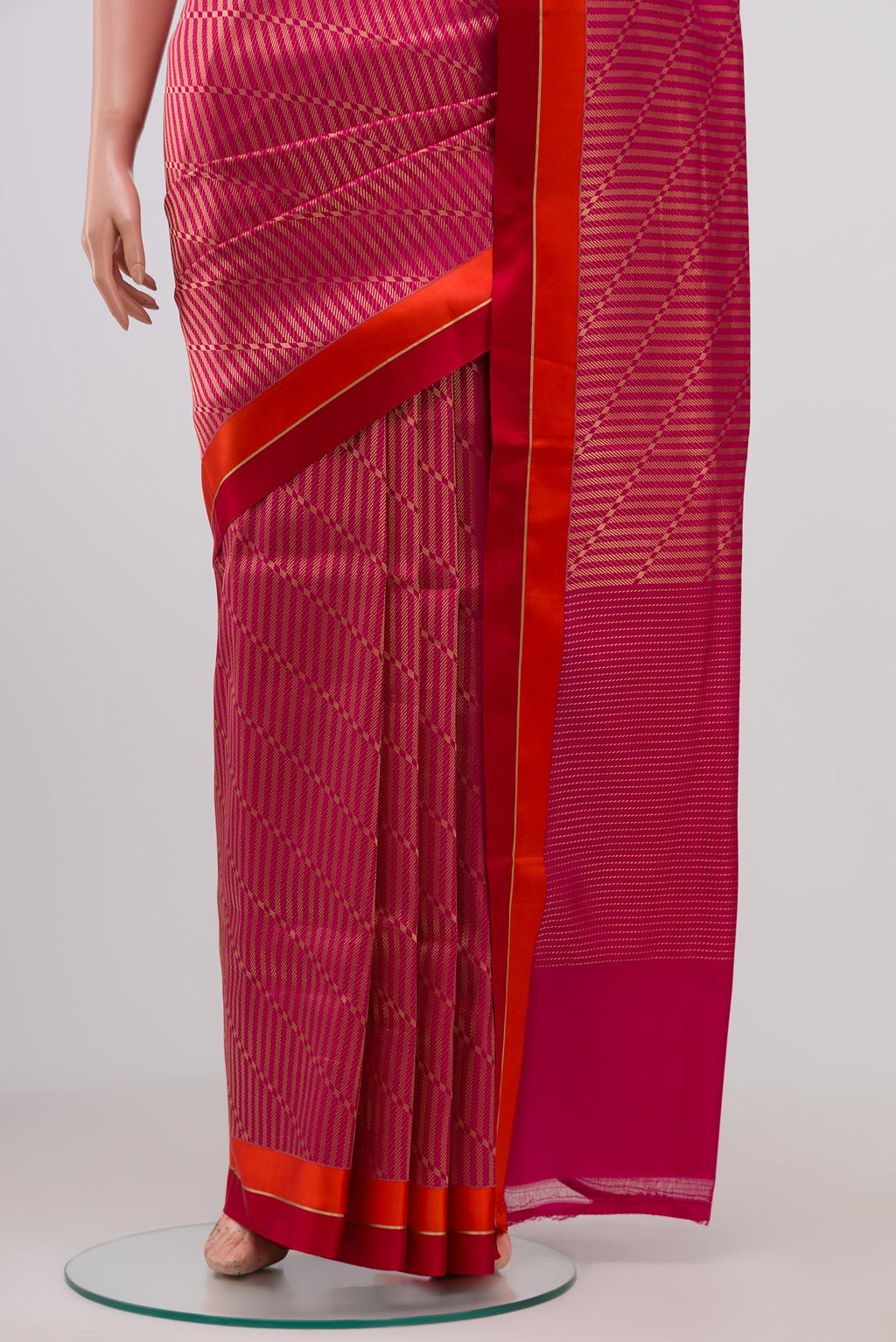 Pleats and pallu of Pink Banarasi Silk Saree with Zari Brocade on the body and Thin Zari Line. 