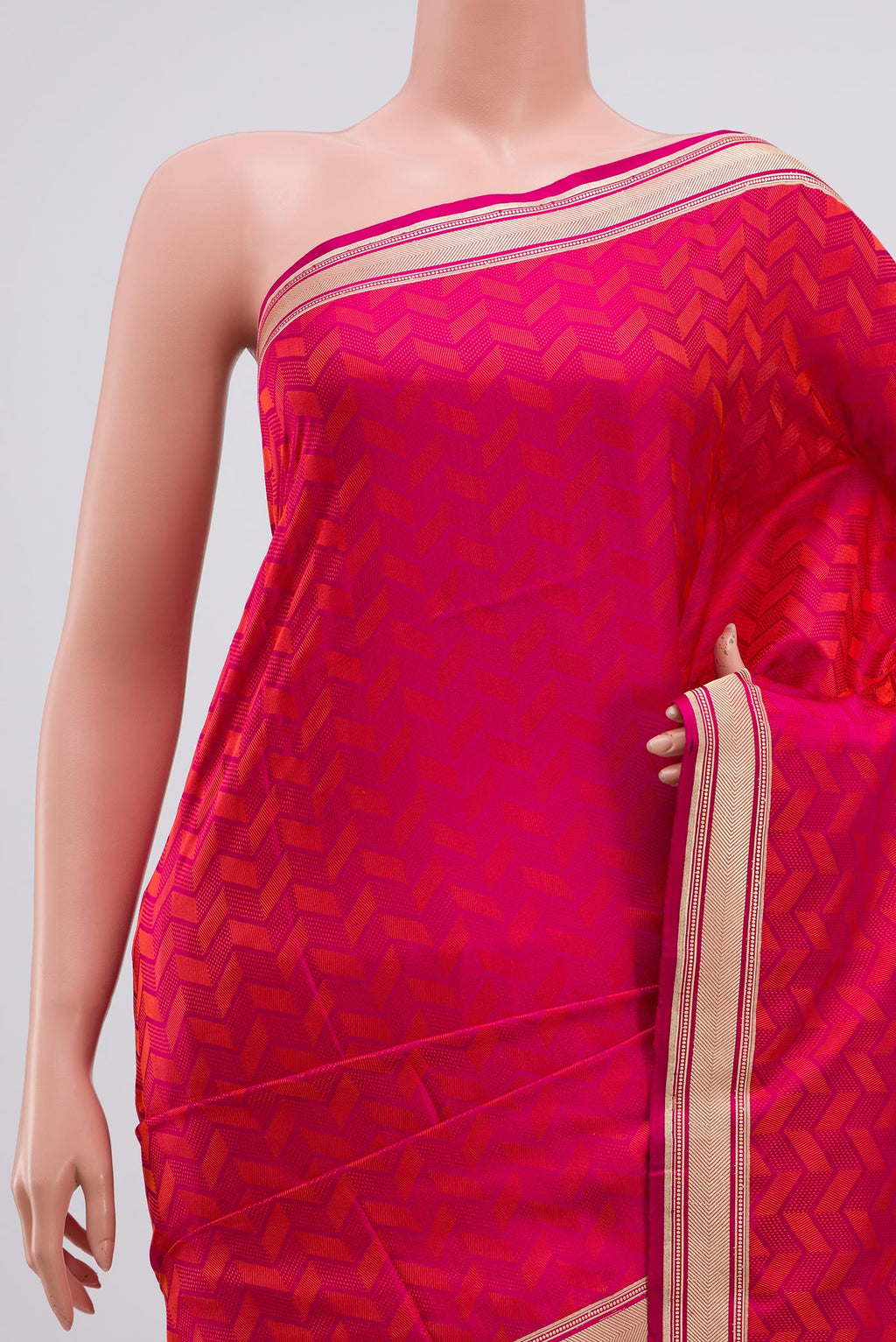 Border image of Pink Banarasi Silk Saree with Jacquard design on the body and Zari Border. 