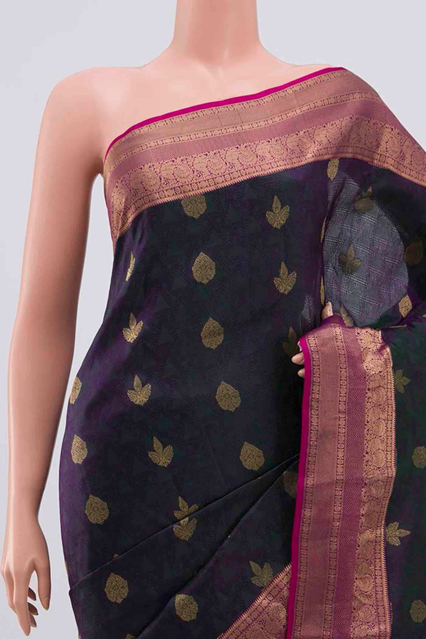 Border image of Green With Purple Color Kanchipuram Silk Saree with Jacquard With Zari Butta on the body and Zari Border