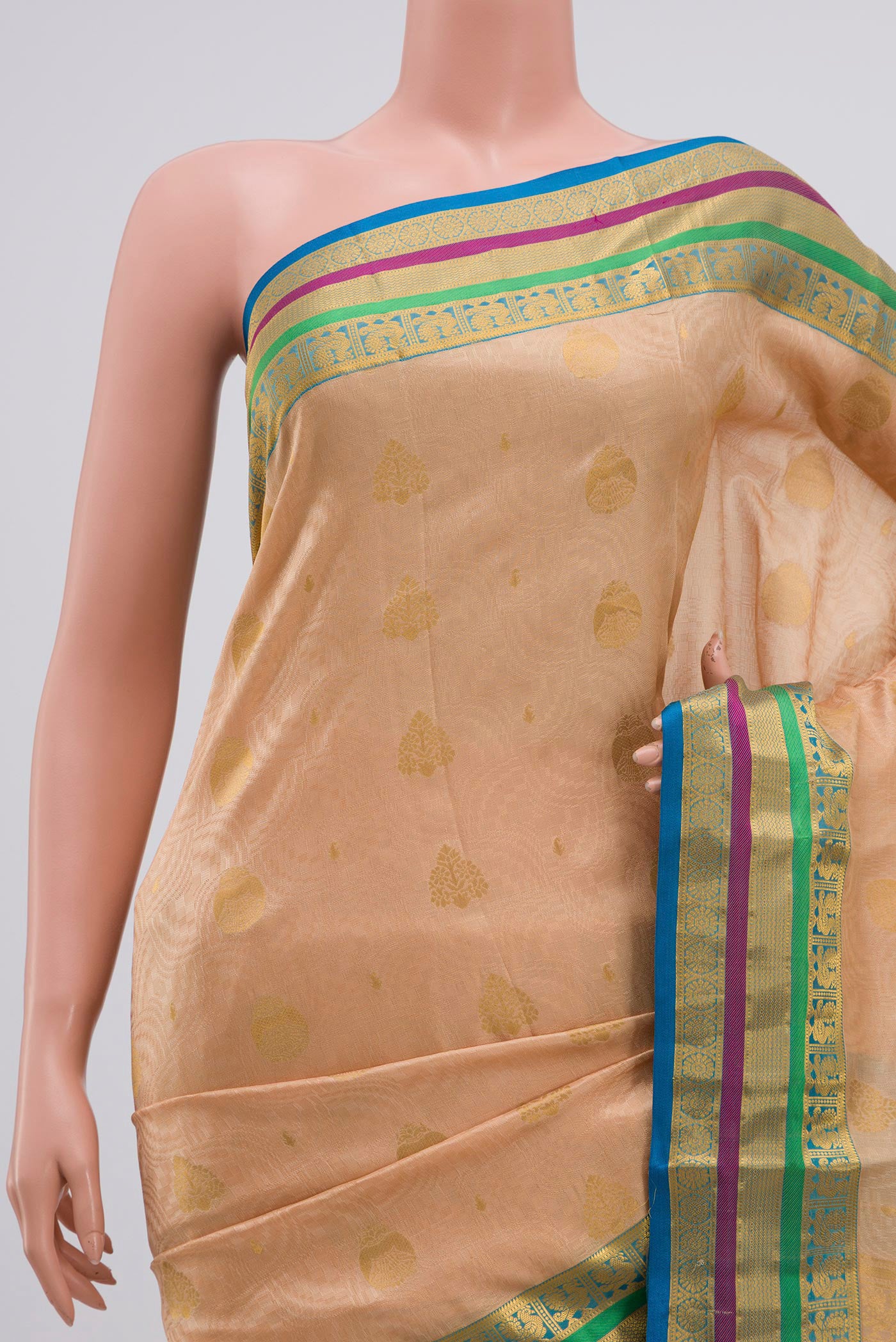 Border image of Cream Kanchipuram Silk Saree with Jacquard design on the body and Zari Border. 