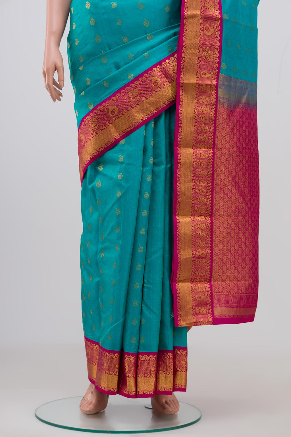 Pleats and pallu of Sky Blue Kanchipuram Saree with Jacquard With Zari Butta on the body and Zari Border. 