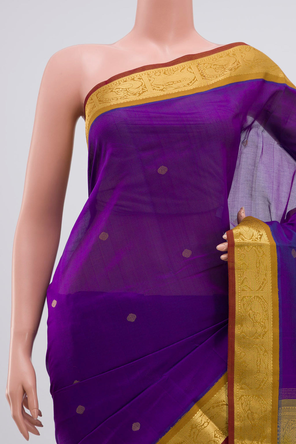 Border image of Purple Silk Cotton Saree with Zari Butta on the body and Zari Border. 