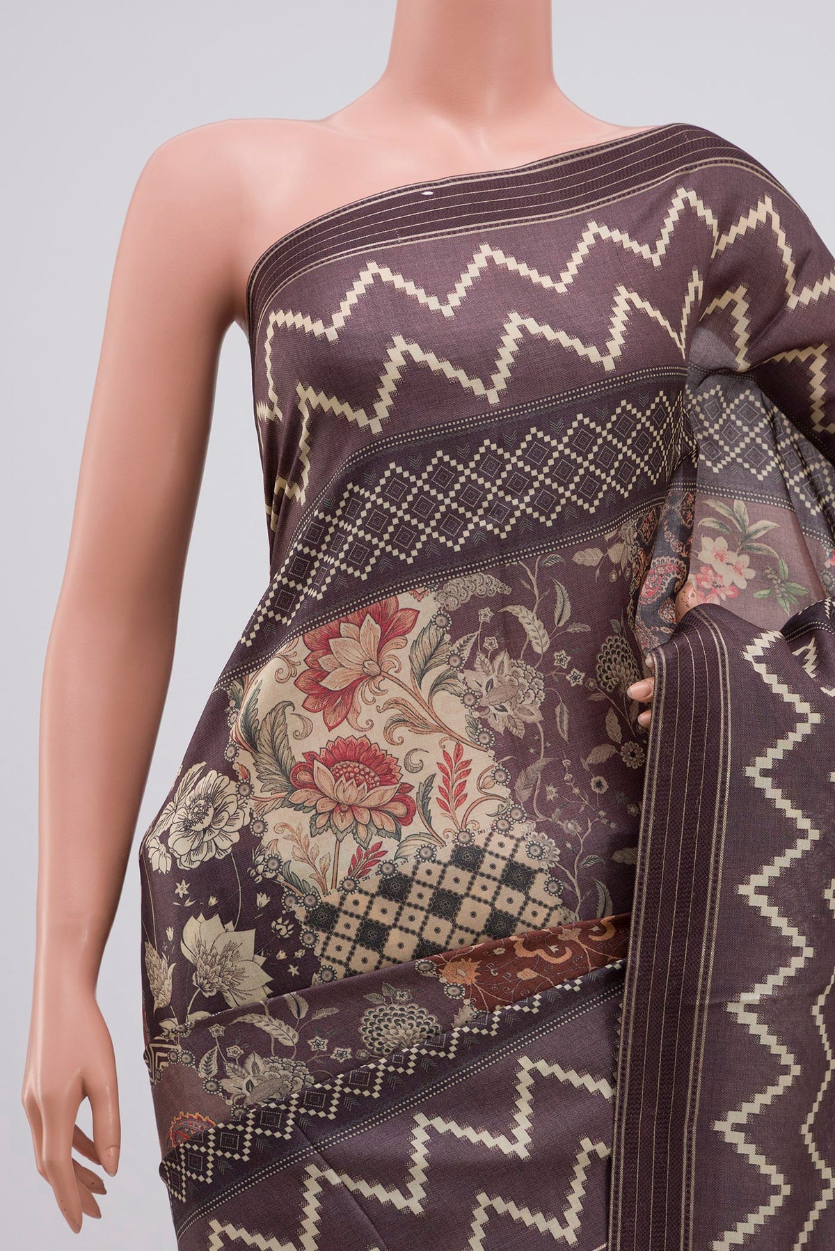 Border image of Multi Color Tussar Silk Saree with Fancy on the body and Fancy Border. 