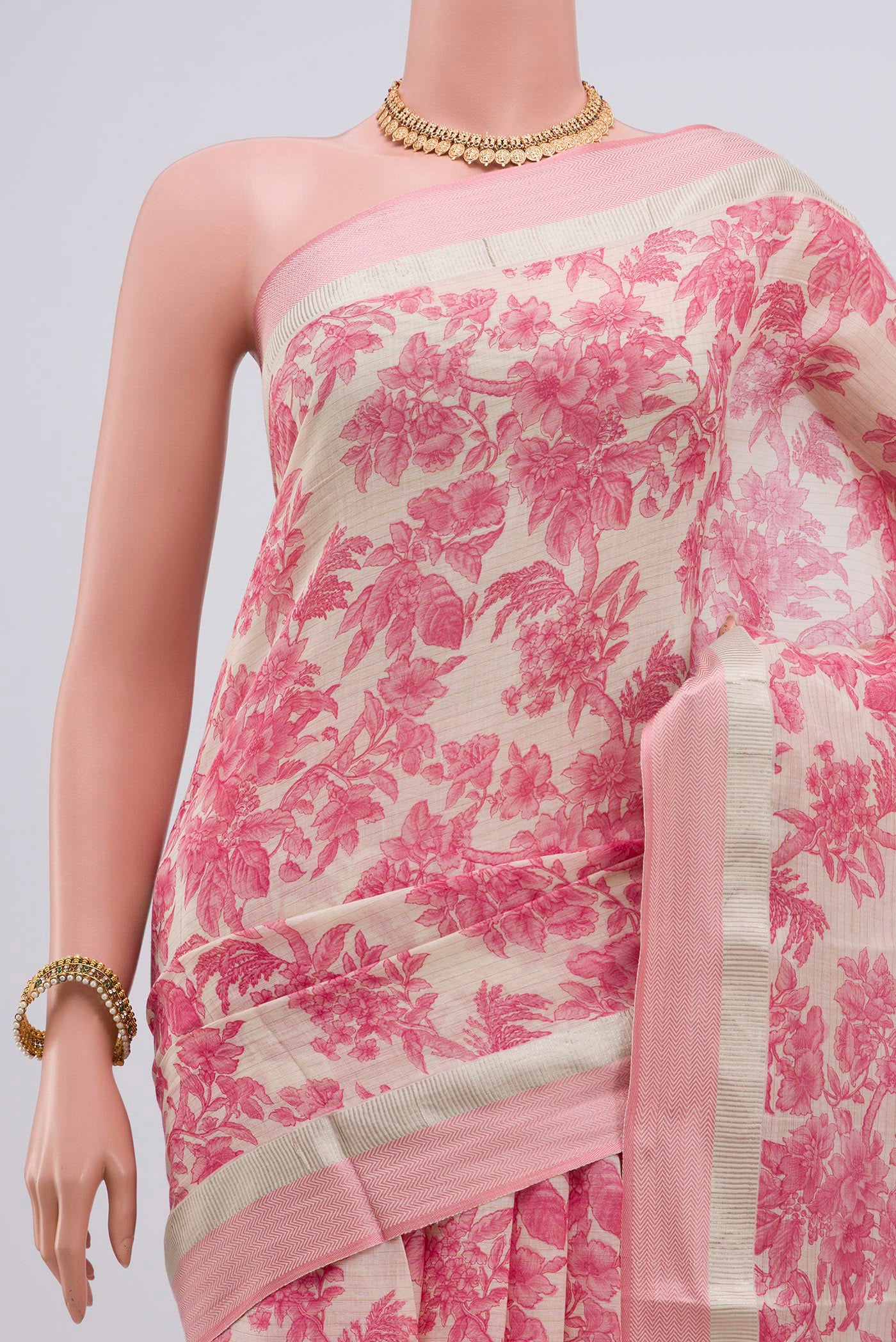 Border image of Off White Printed Cotton Saree with Printed design on the body and Thread Border. 