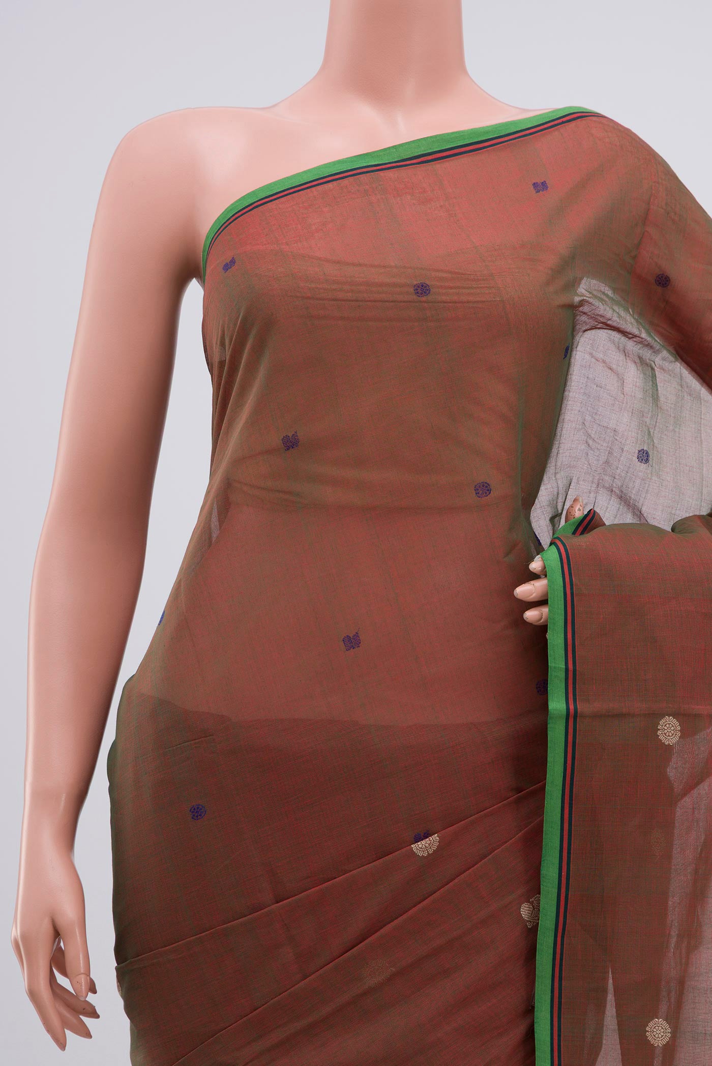 Border image of Red with Green Dual Tone Coimbatore Cotton Saree with Thread Butta on the body and Plain Border. 