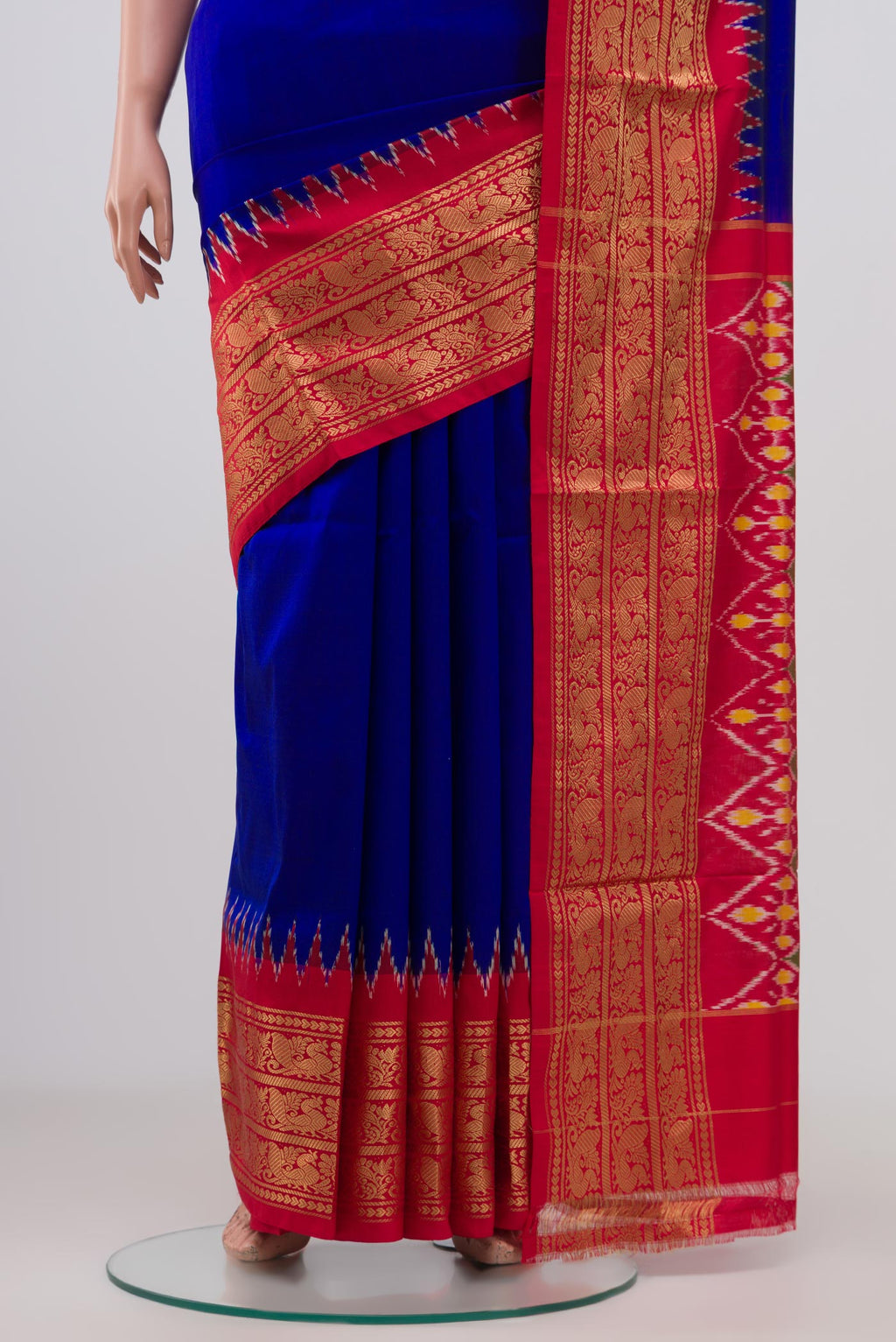 Pleats and pallu of Blue Pochampally Silk Saree with Plain Body and Zari Border. 