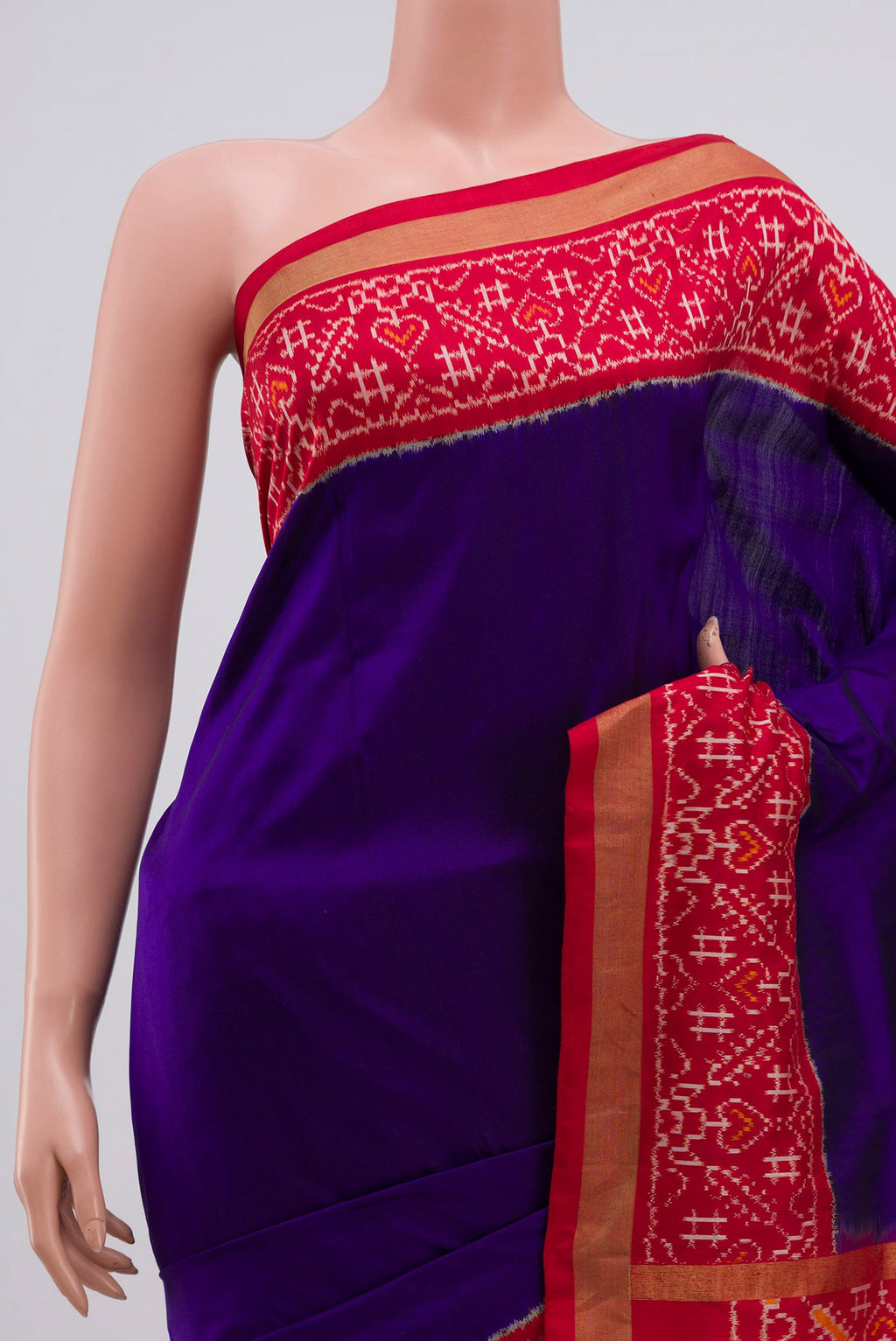 Border image of Blue Pochampally Silk Saree with Plain Body and Ikat Border. 