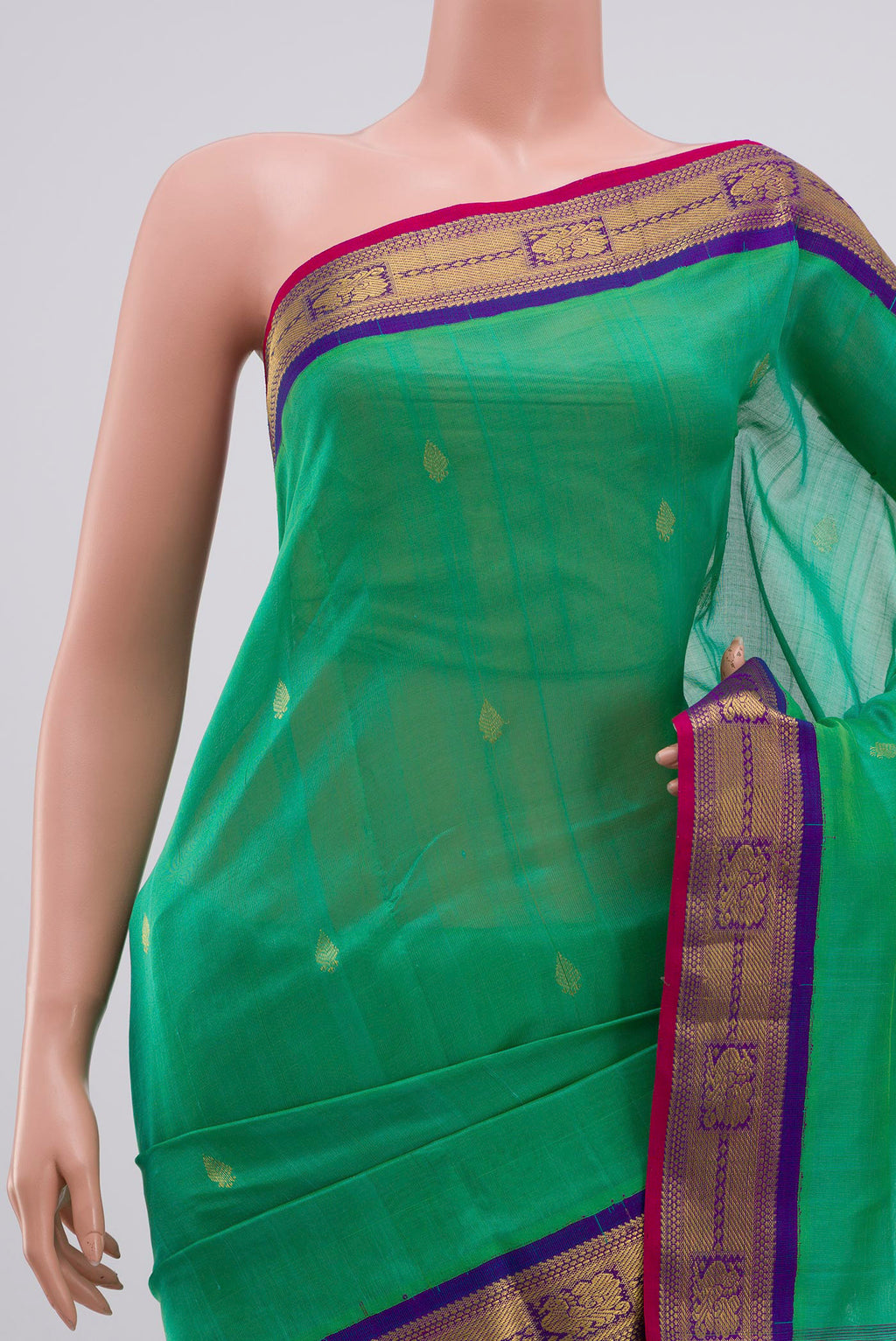 Border image of Green Coimbatore Silk Cotton Saree with Zari Butta on the body and Zari Border. 