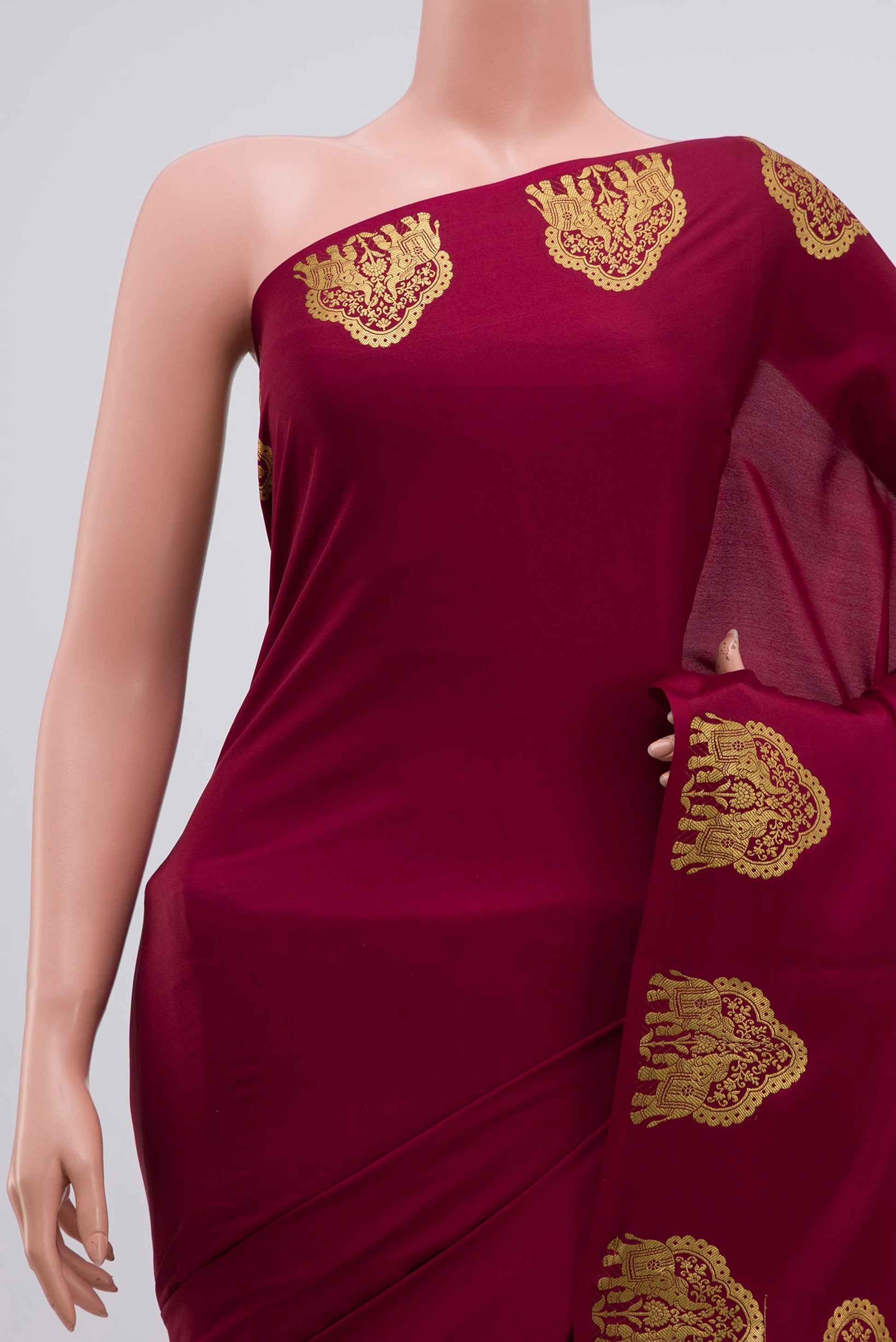 Border image of Maroon Mysore Crepe Saree with Plain Body and Fancy Border. 