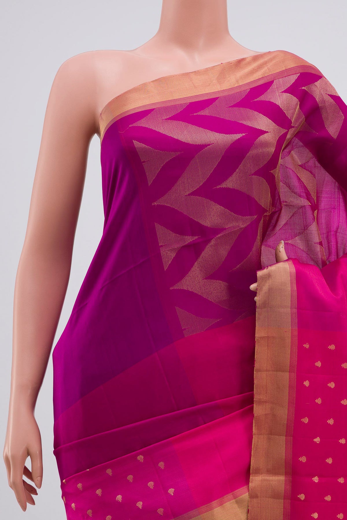 Border image of Pink Soft Silk Saree with Checked design on the body and Zari Border. 