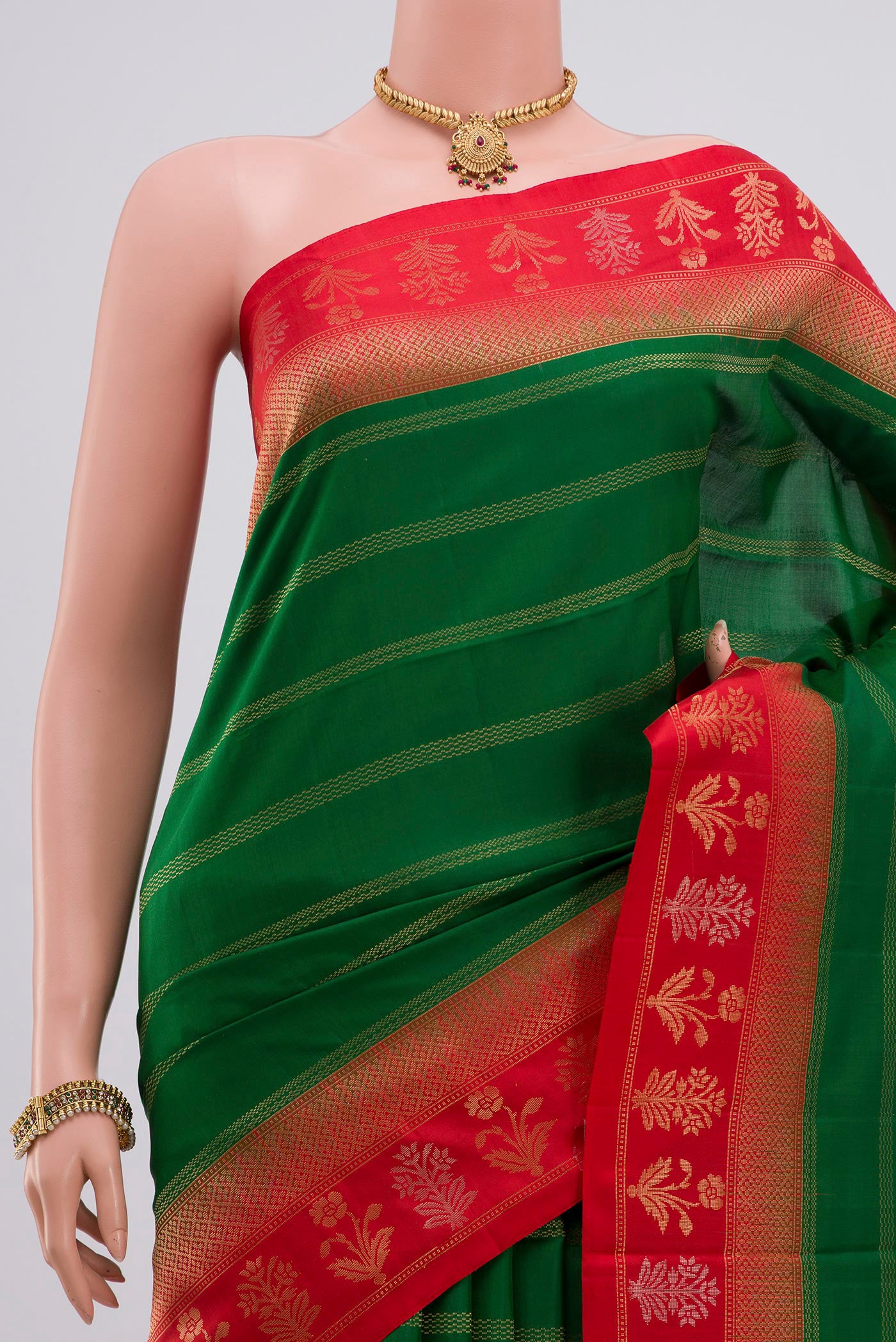 Border image of Green Soft Silk Saree with Stripes on the body and Fancy Border. 