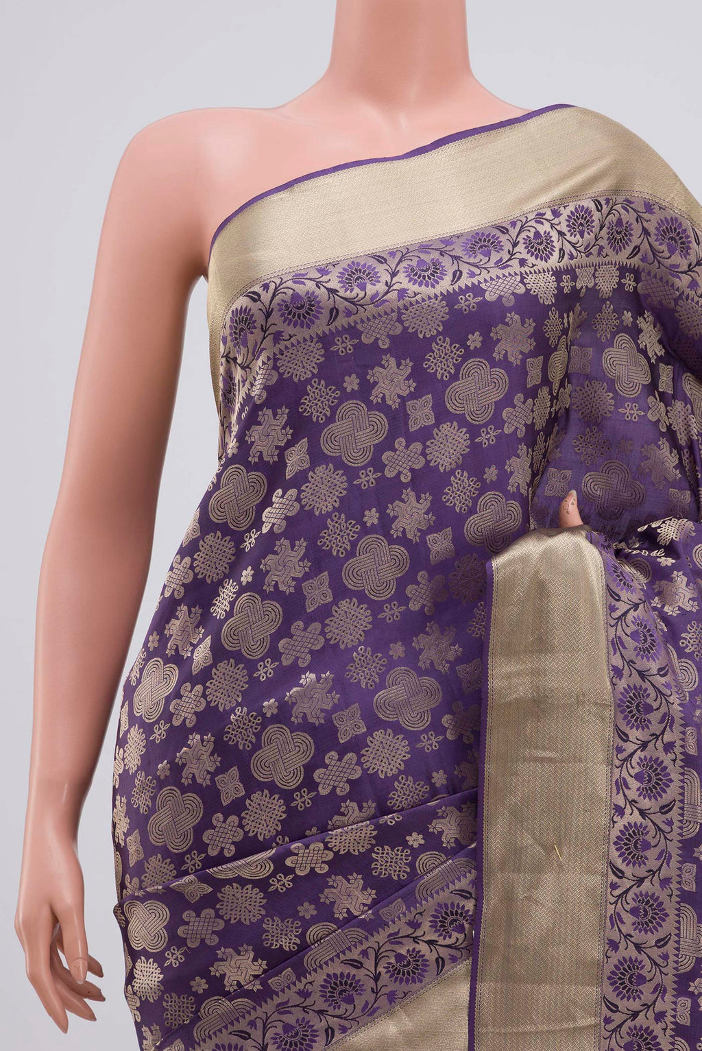 Border image of Lavender Soft Silk Saree with Zari Brocade on the body and Zari Border. 
