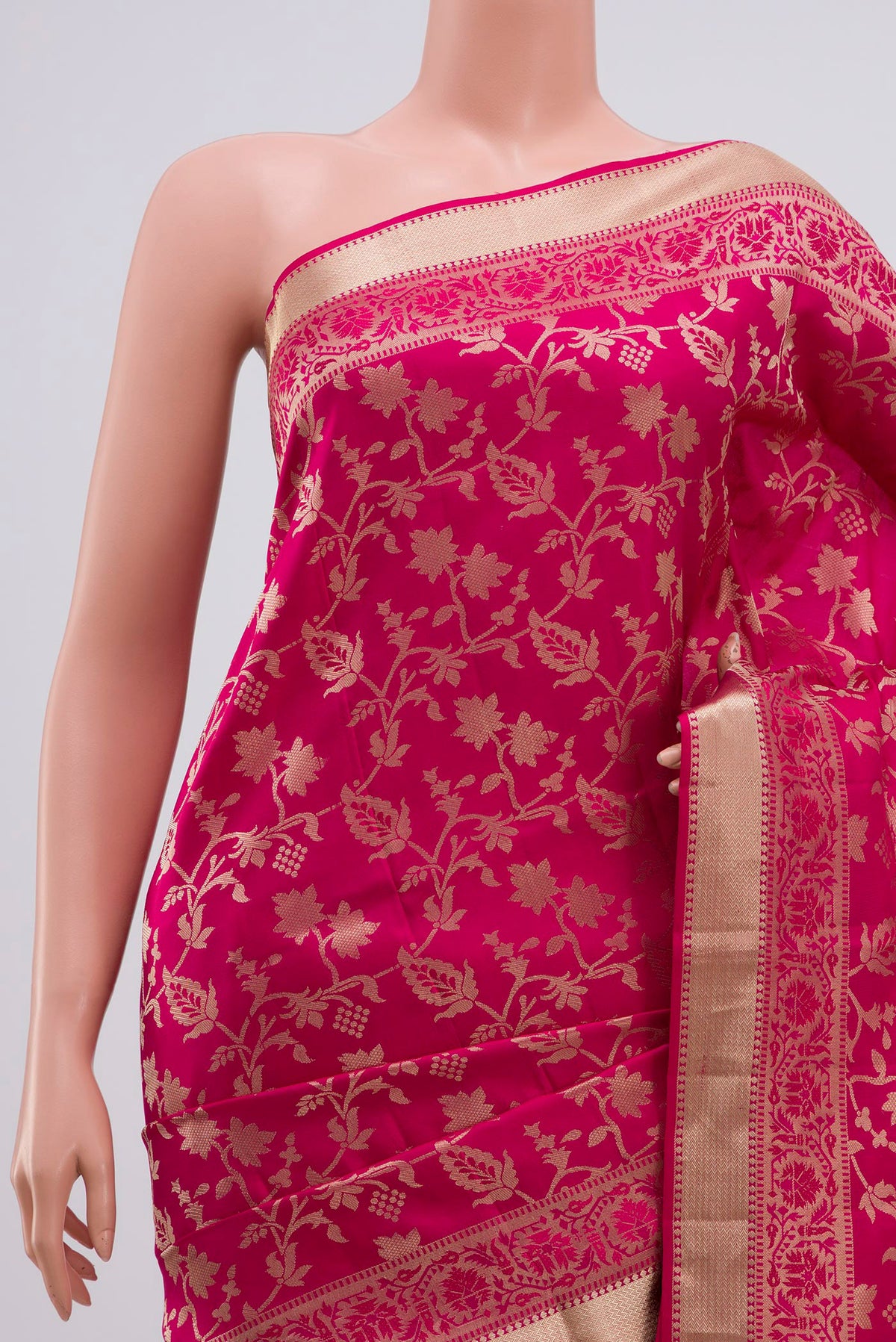 Border image of Pink Soft Silk Saree with Zari Brocade on the body and Zari Border. 